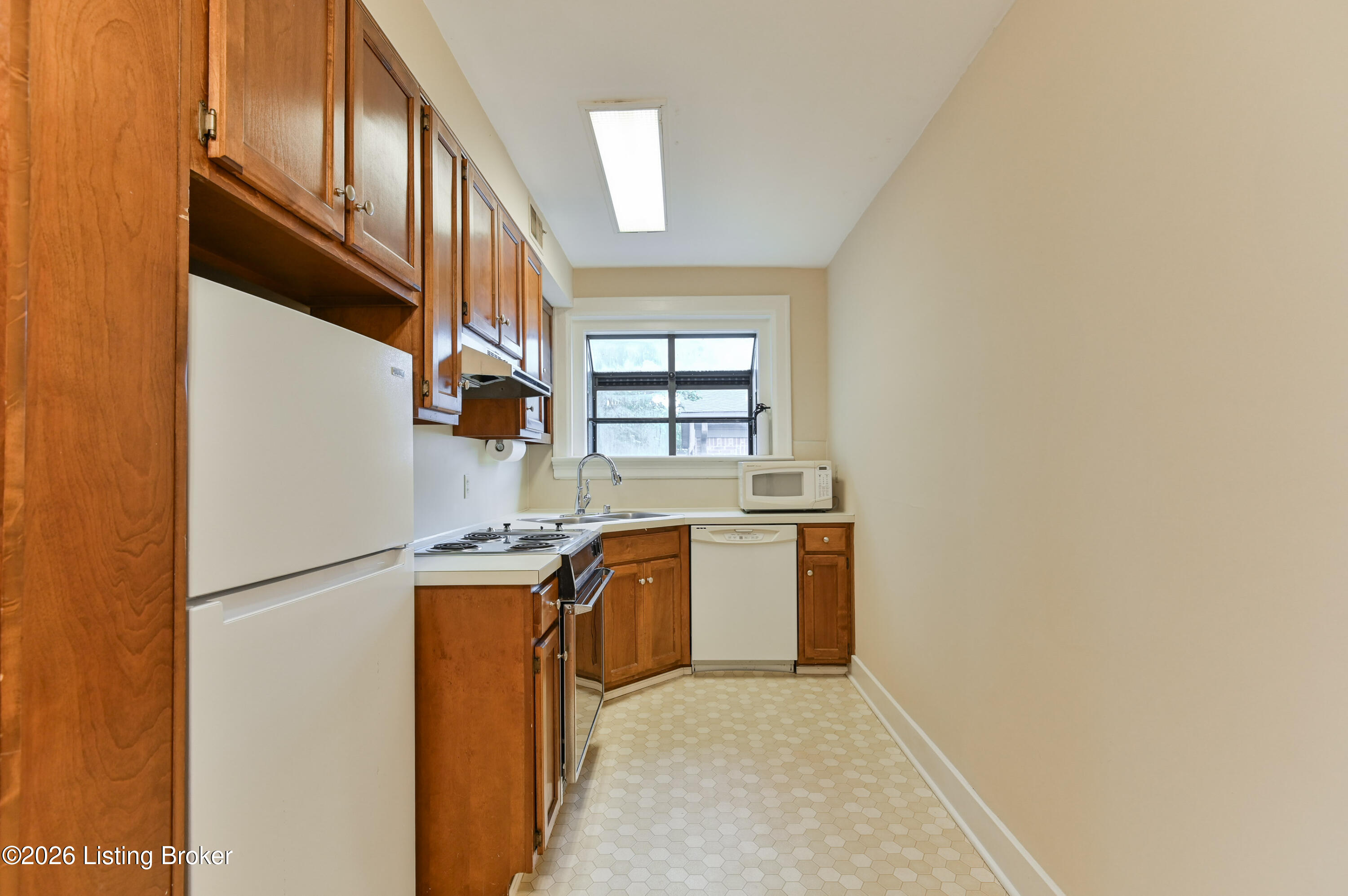 2082 Douglass Blvd APT 18
