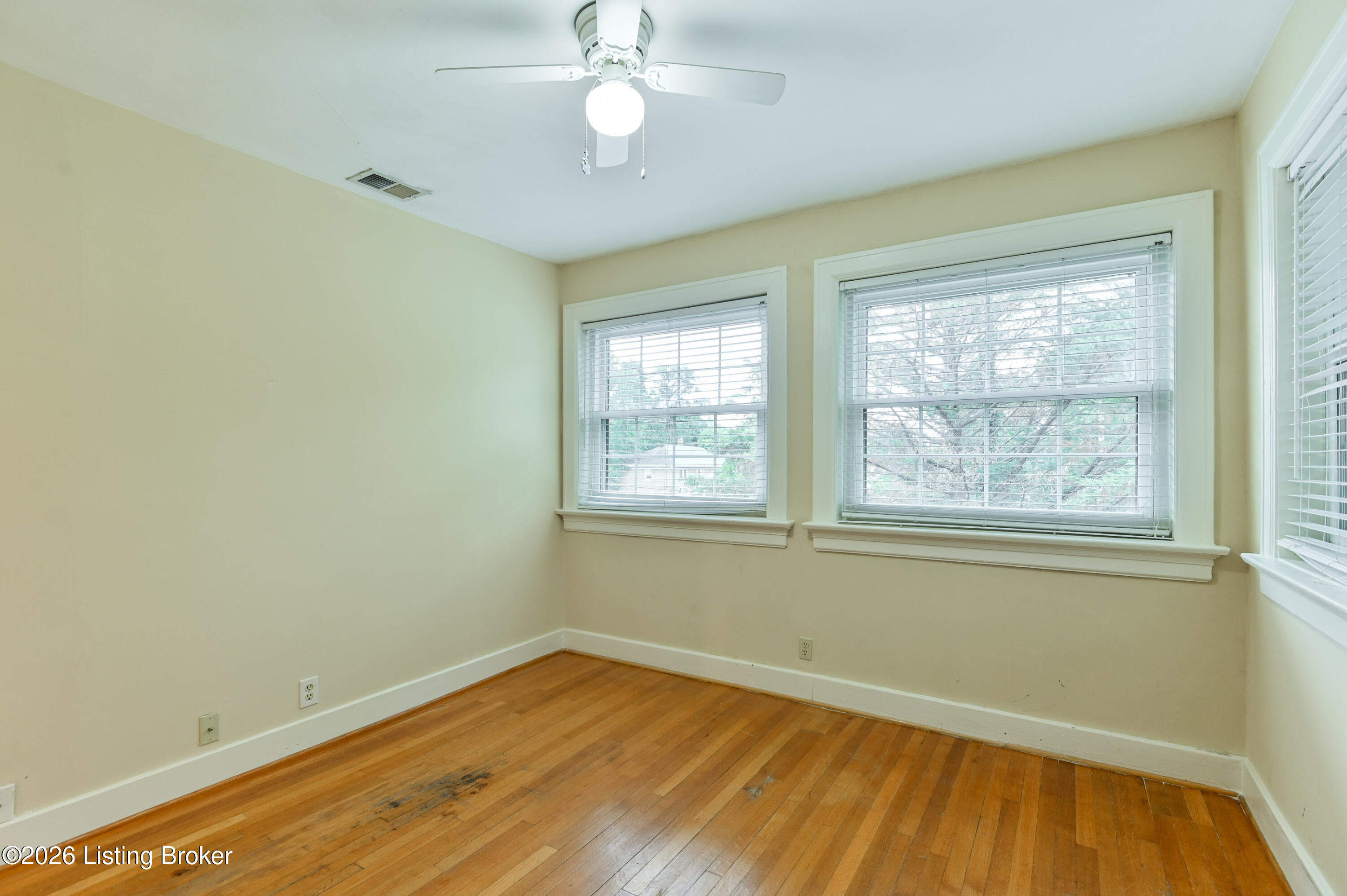 2082 Douglass Blvd APT 18
