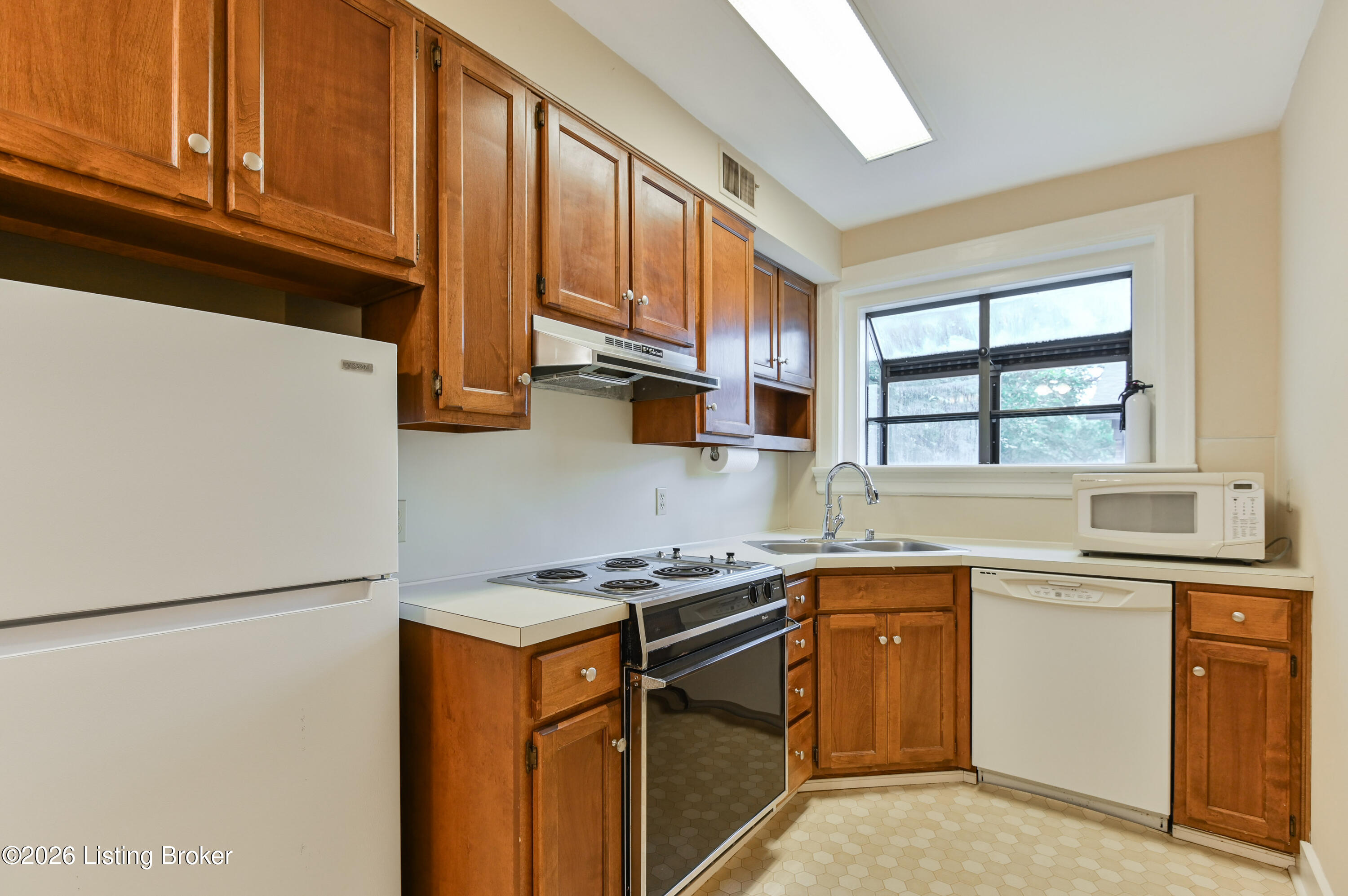 2082 Douglass Blvd APT 18