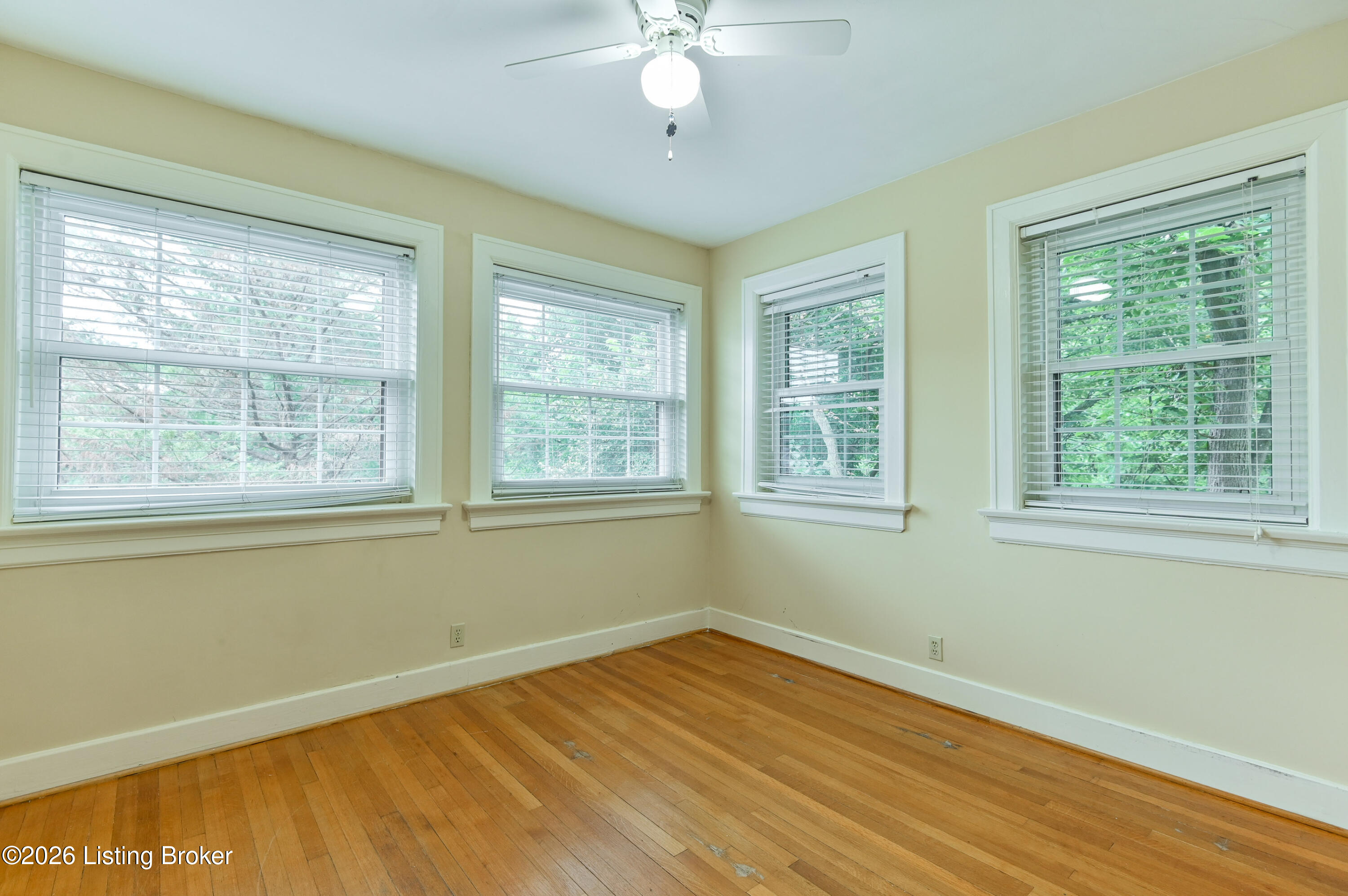 2082 Douglass Blvd APT 18