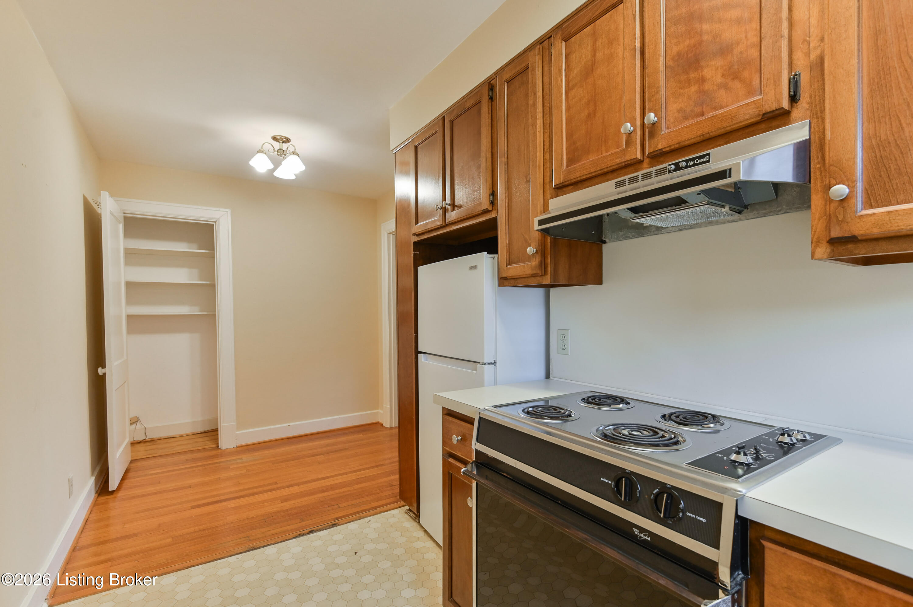 2082 Douglass Blvd APT 18