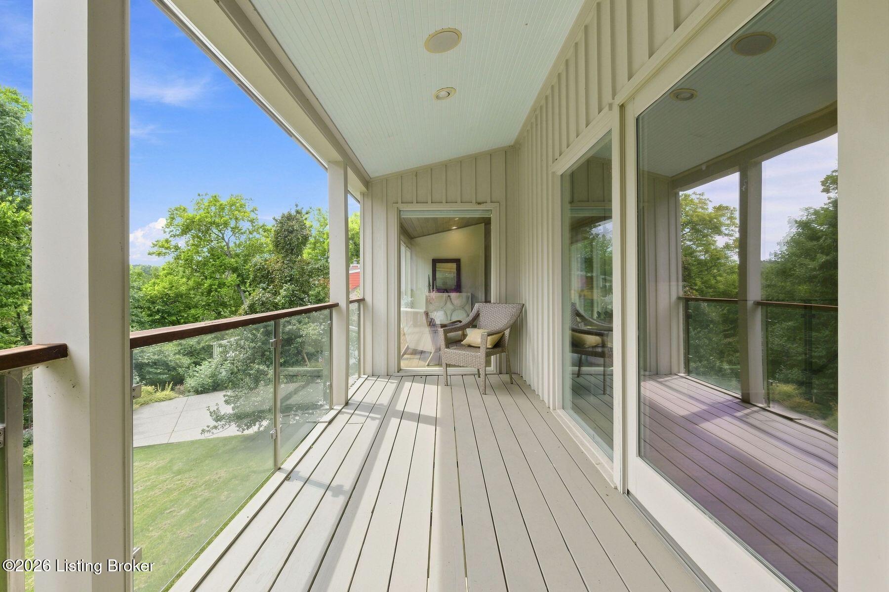 1128 Rostrevor Cir