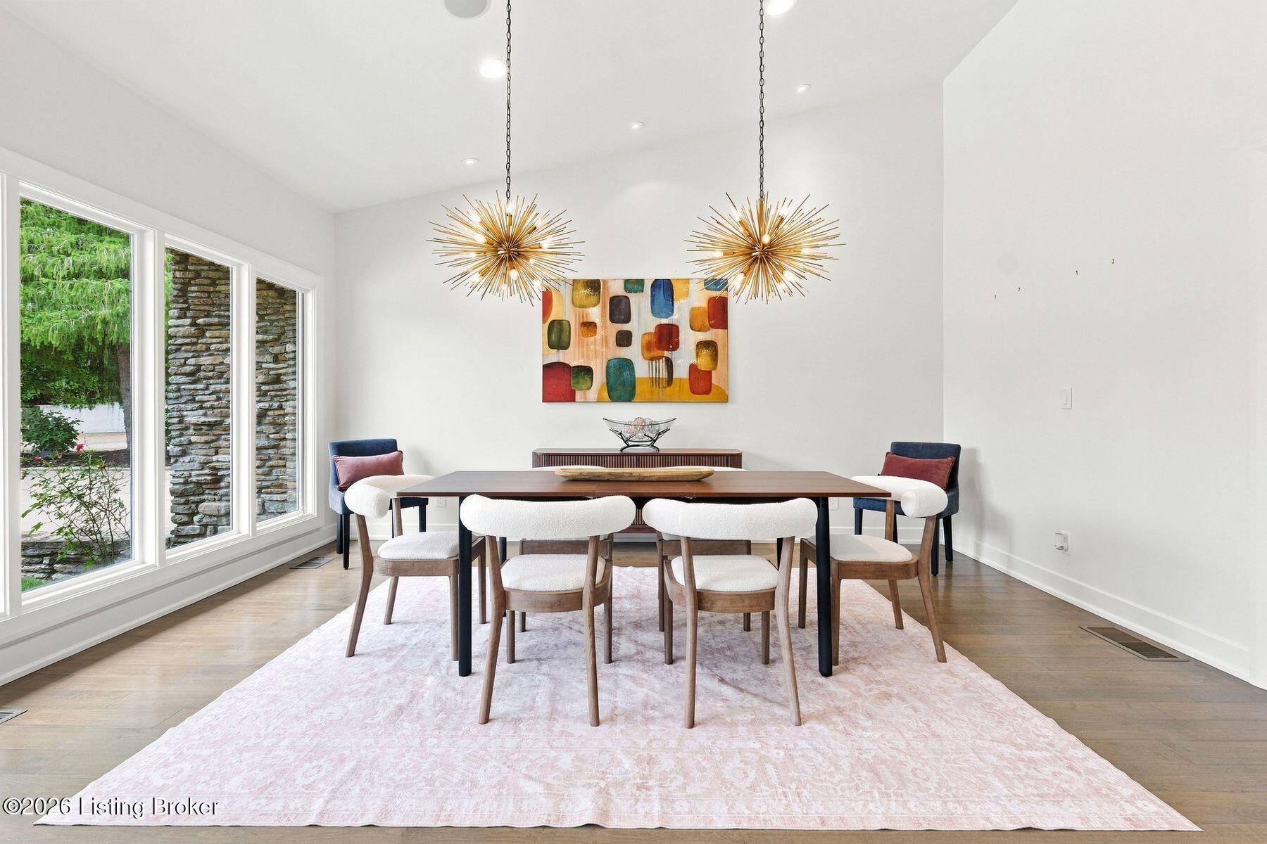 1128 Rostrevor Cir