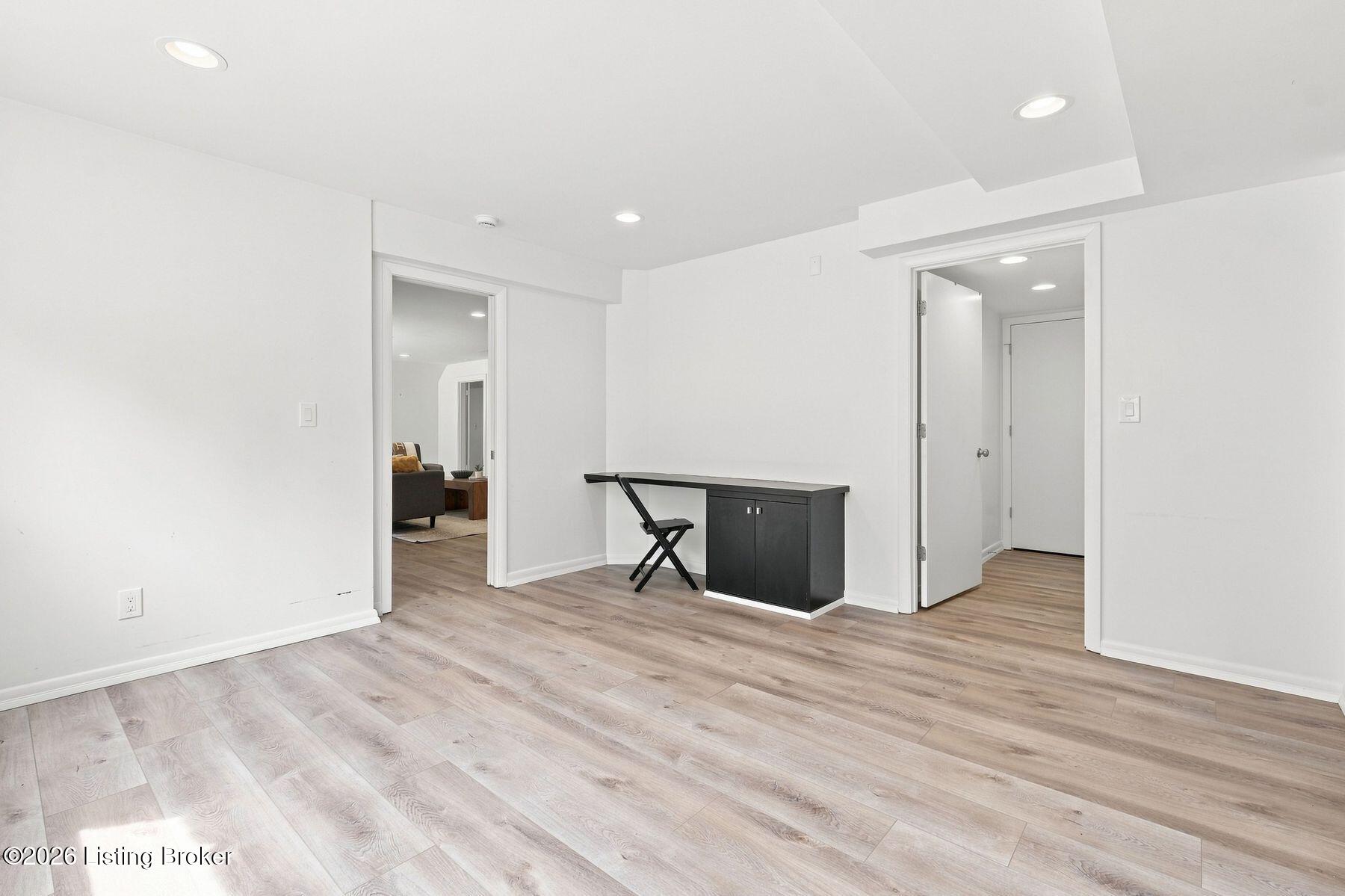 1128 Rostrevor Cir