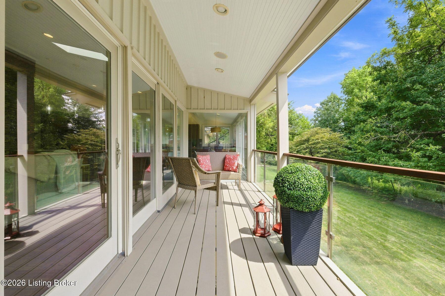 1128 Rostrevor Cir
