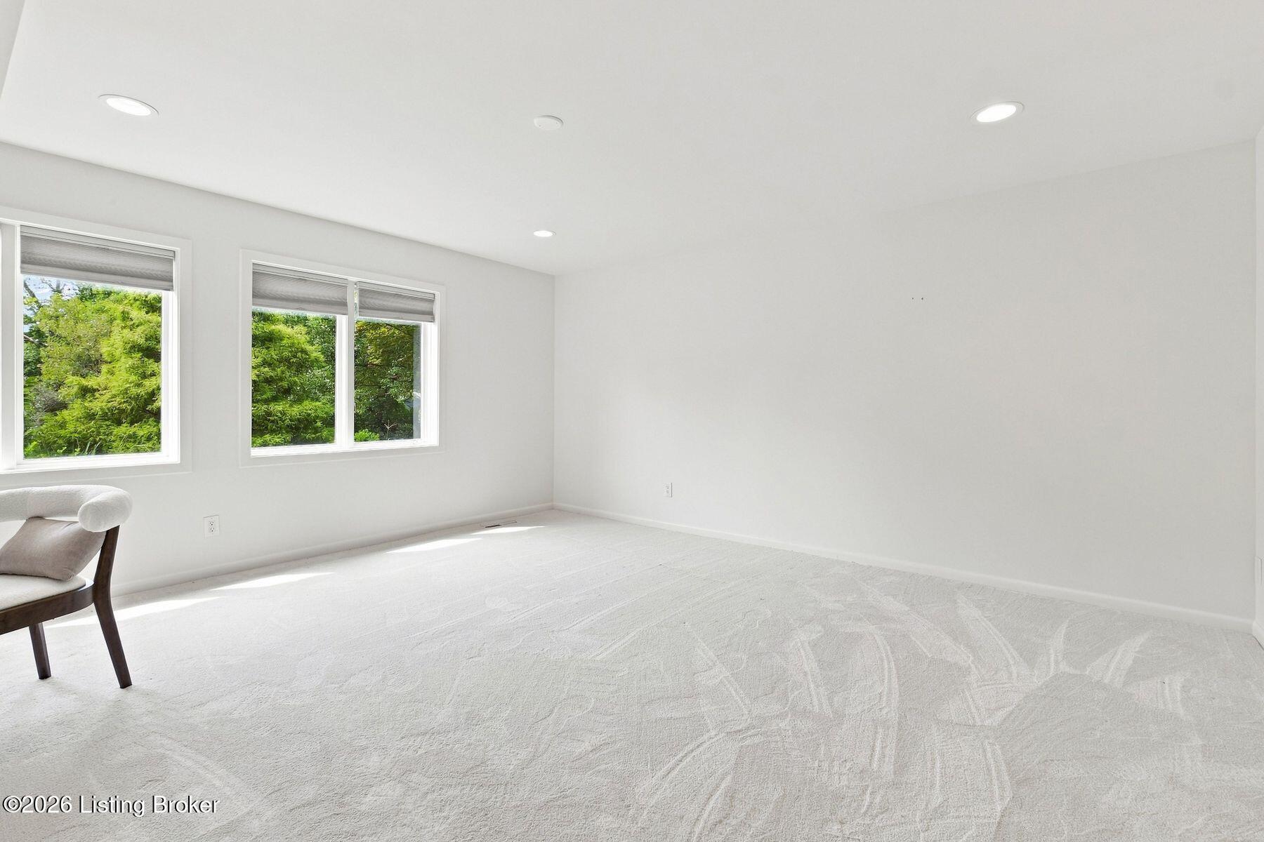 1128 Rostrevor Cir