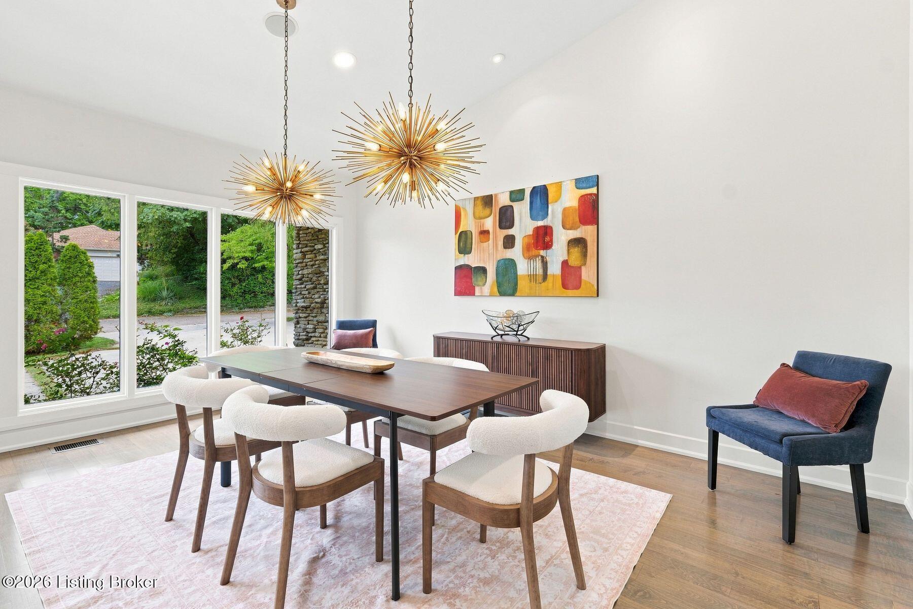 1128 Rostrevor Cir
