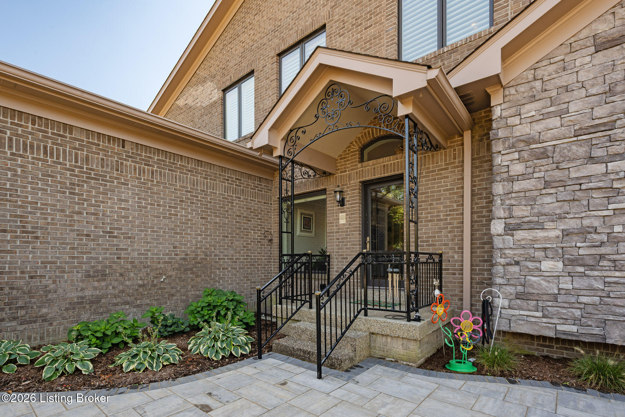 2601 Alia Cir