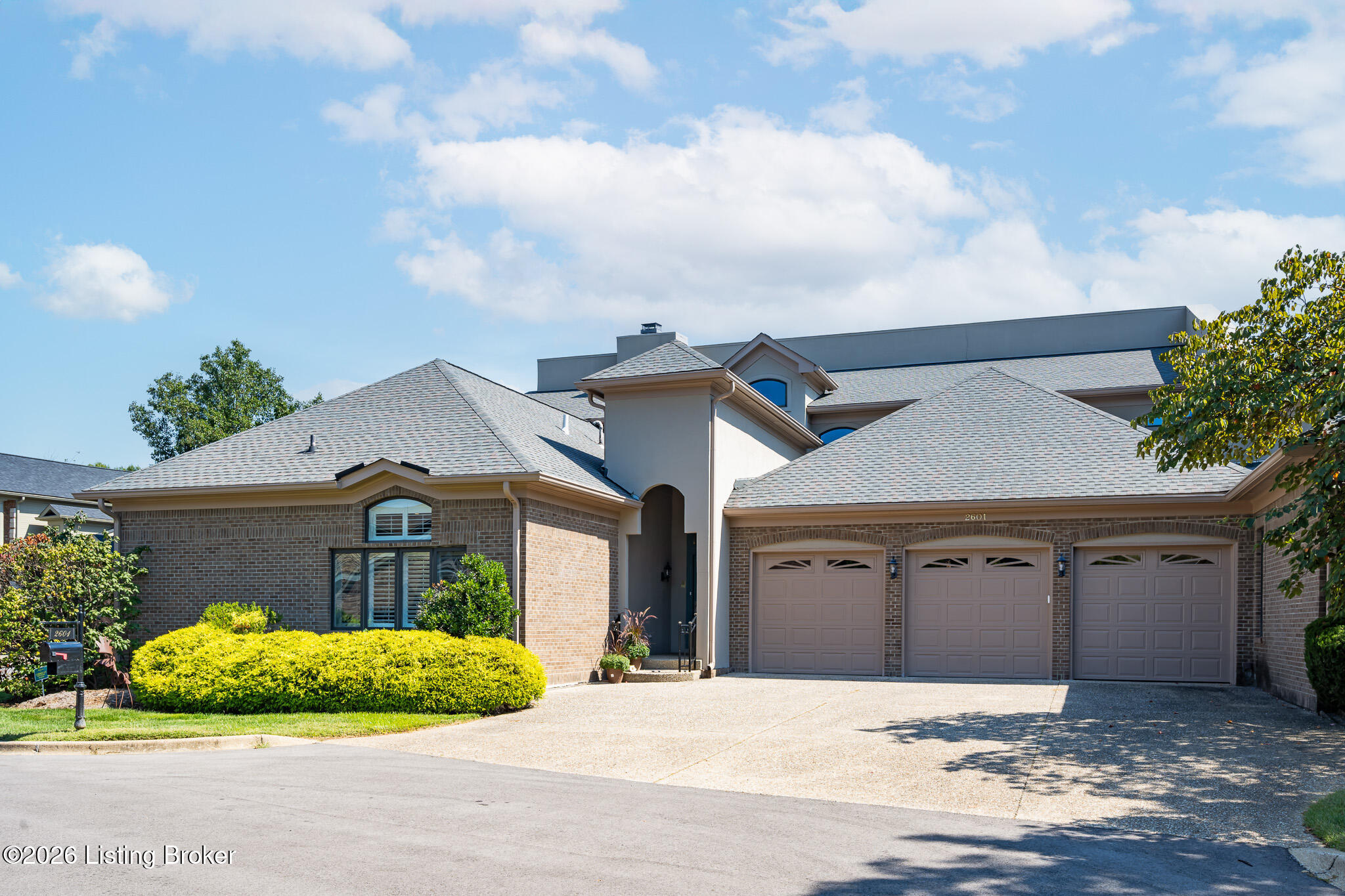2601 Alia Cir