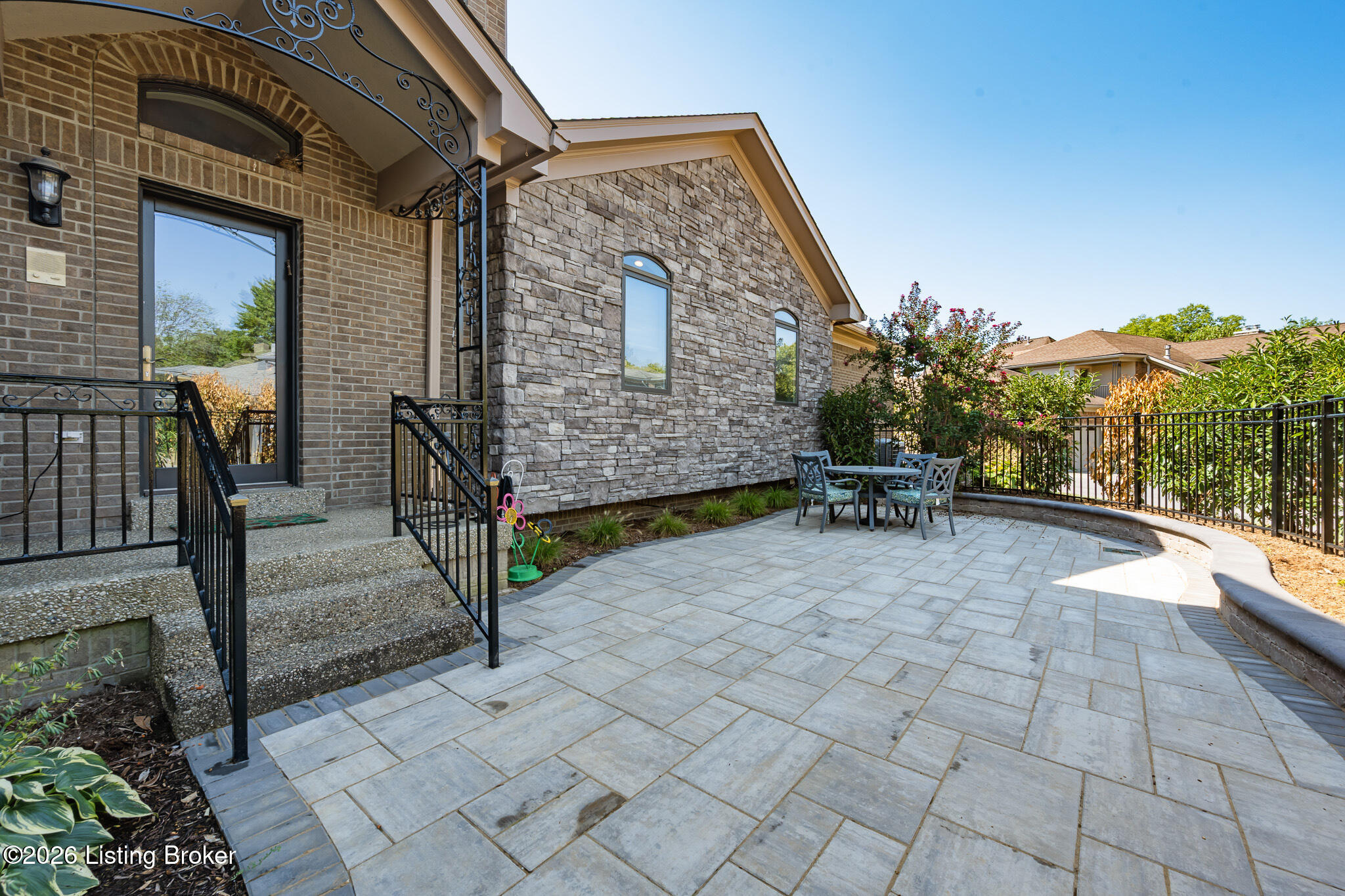 2601 Alia Cir