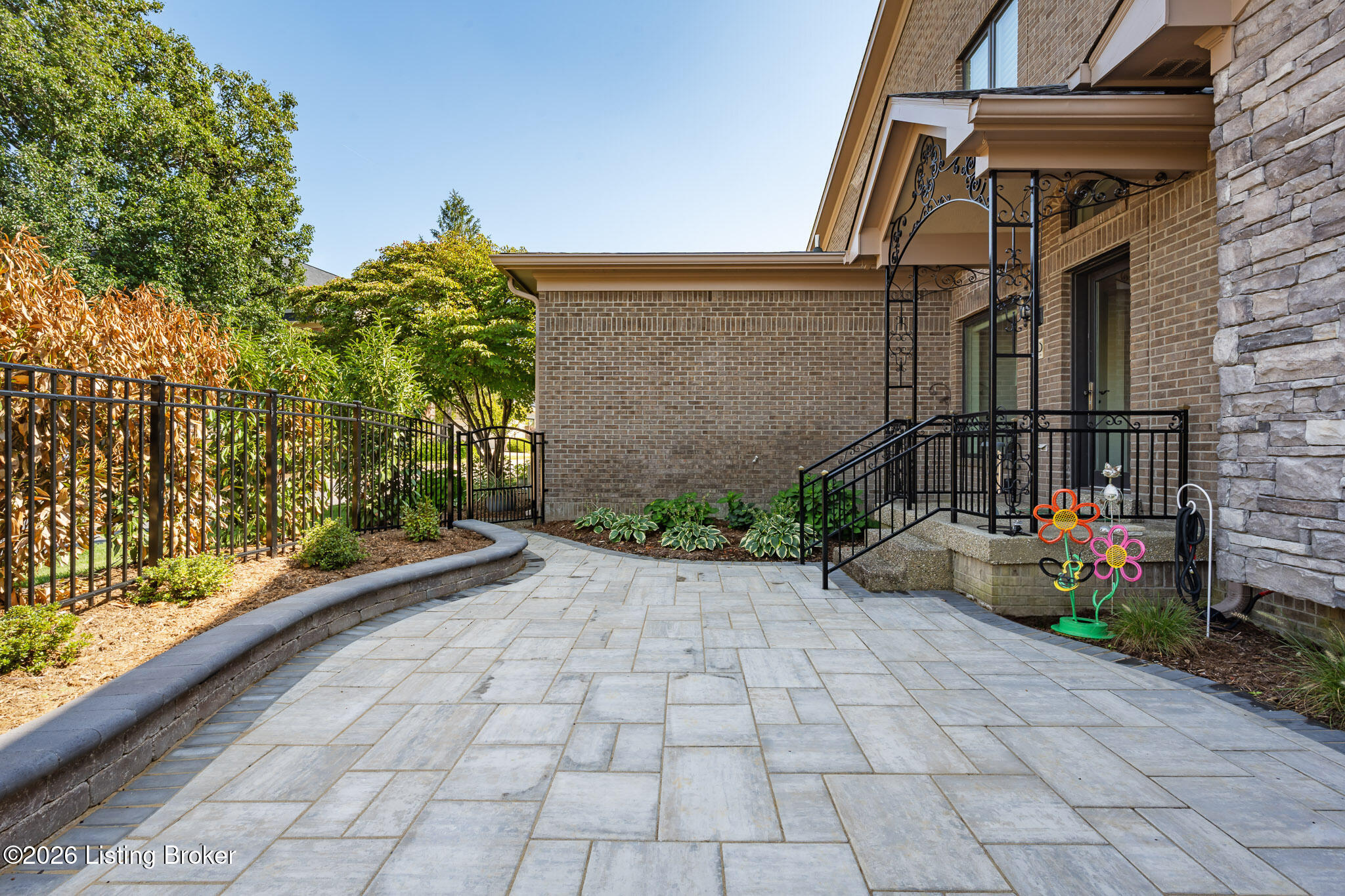 2601 Alia Cir