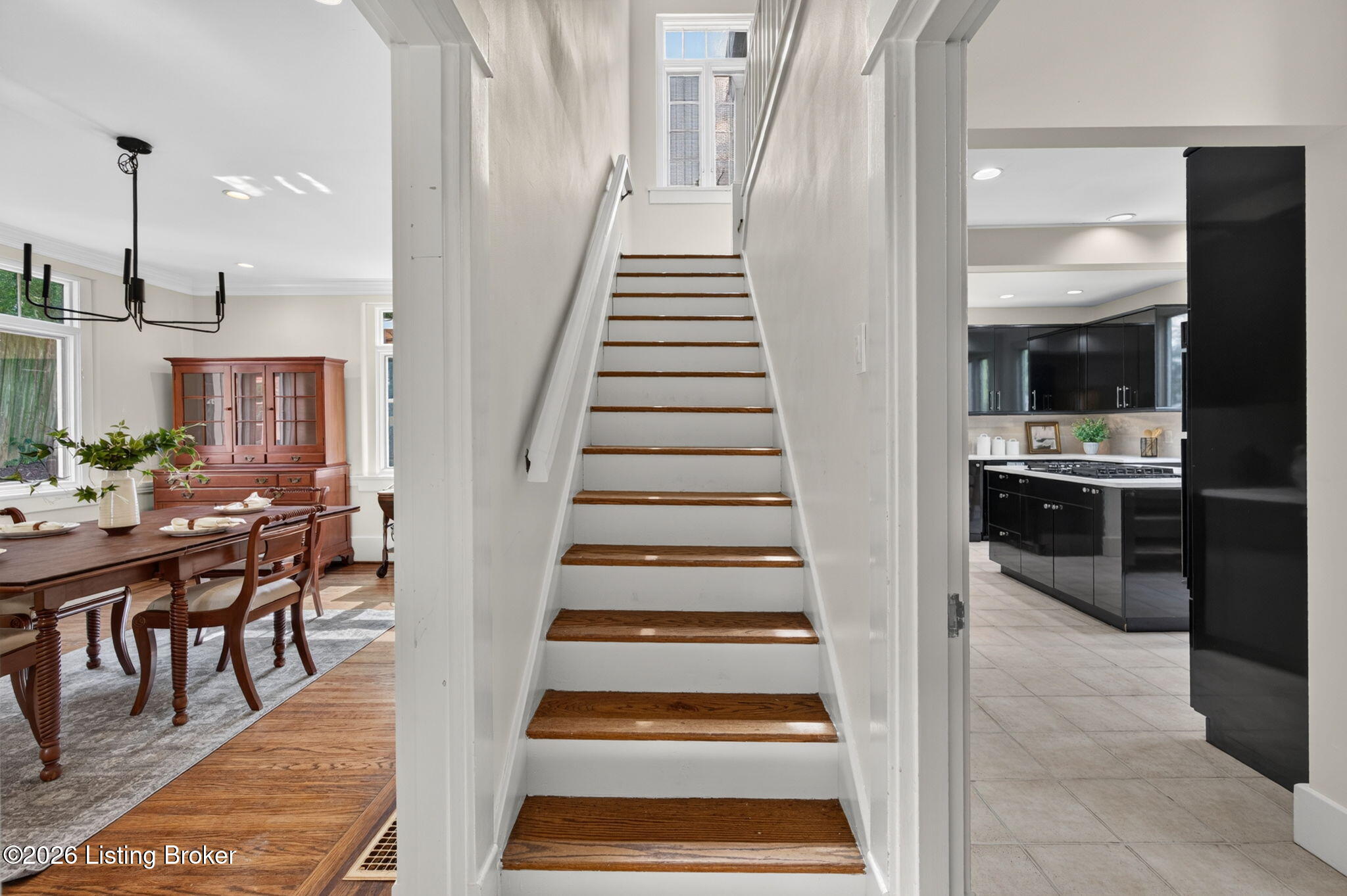 2116 Lakeside Dr