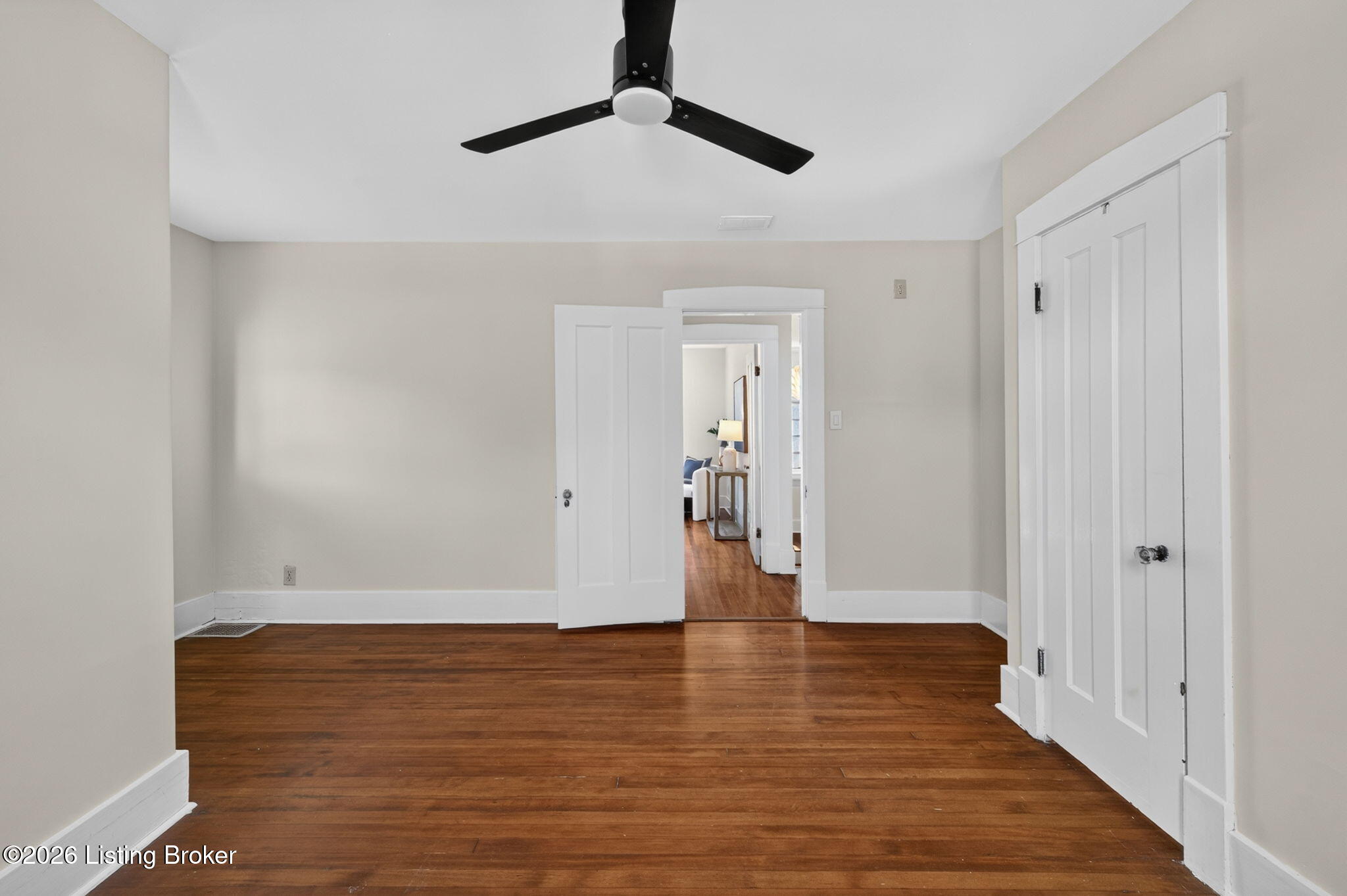 2116 Lakeside Dr