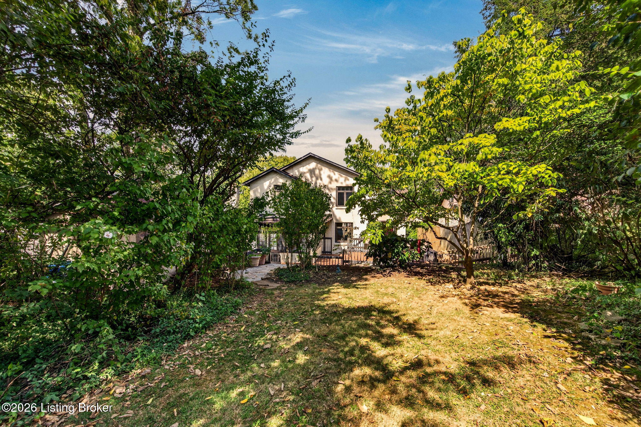 2116 Lakeside Dr