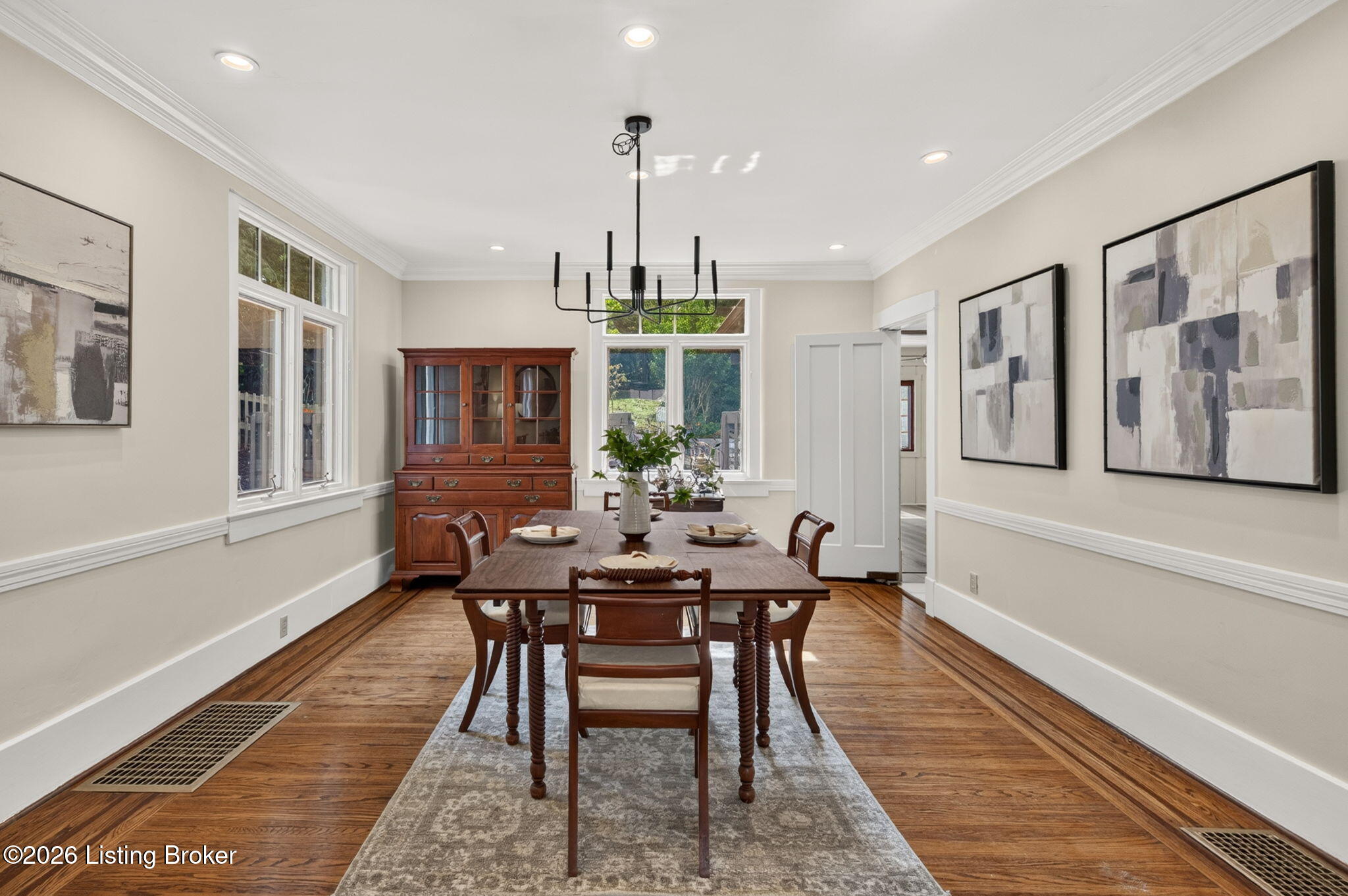 2116 Lakeside Dr