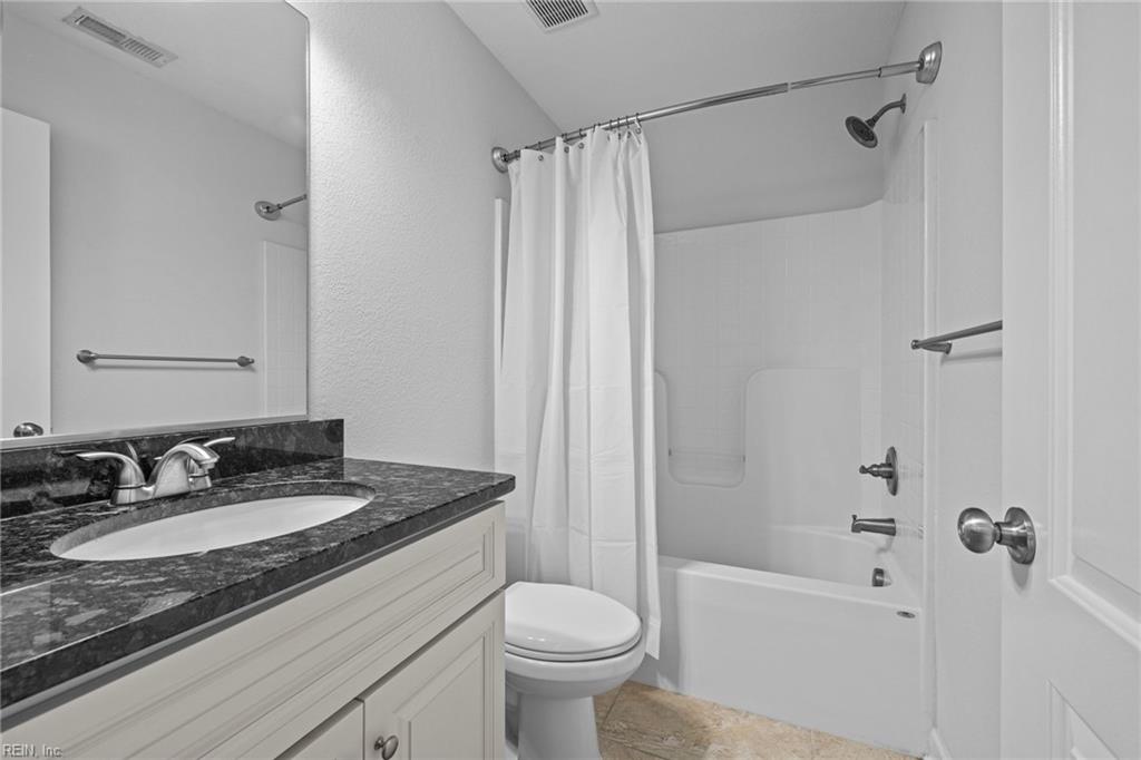 3925 Grand Isle Dr DR