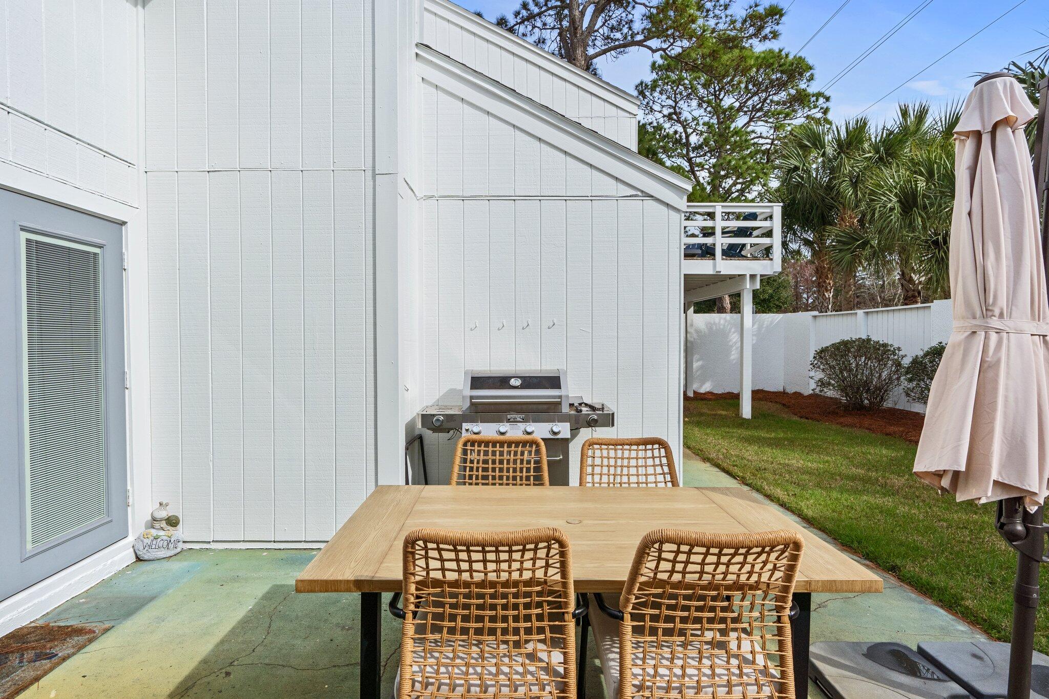 453 E Linkside Place