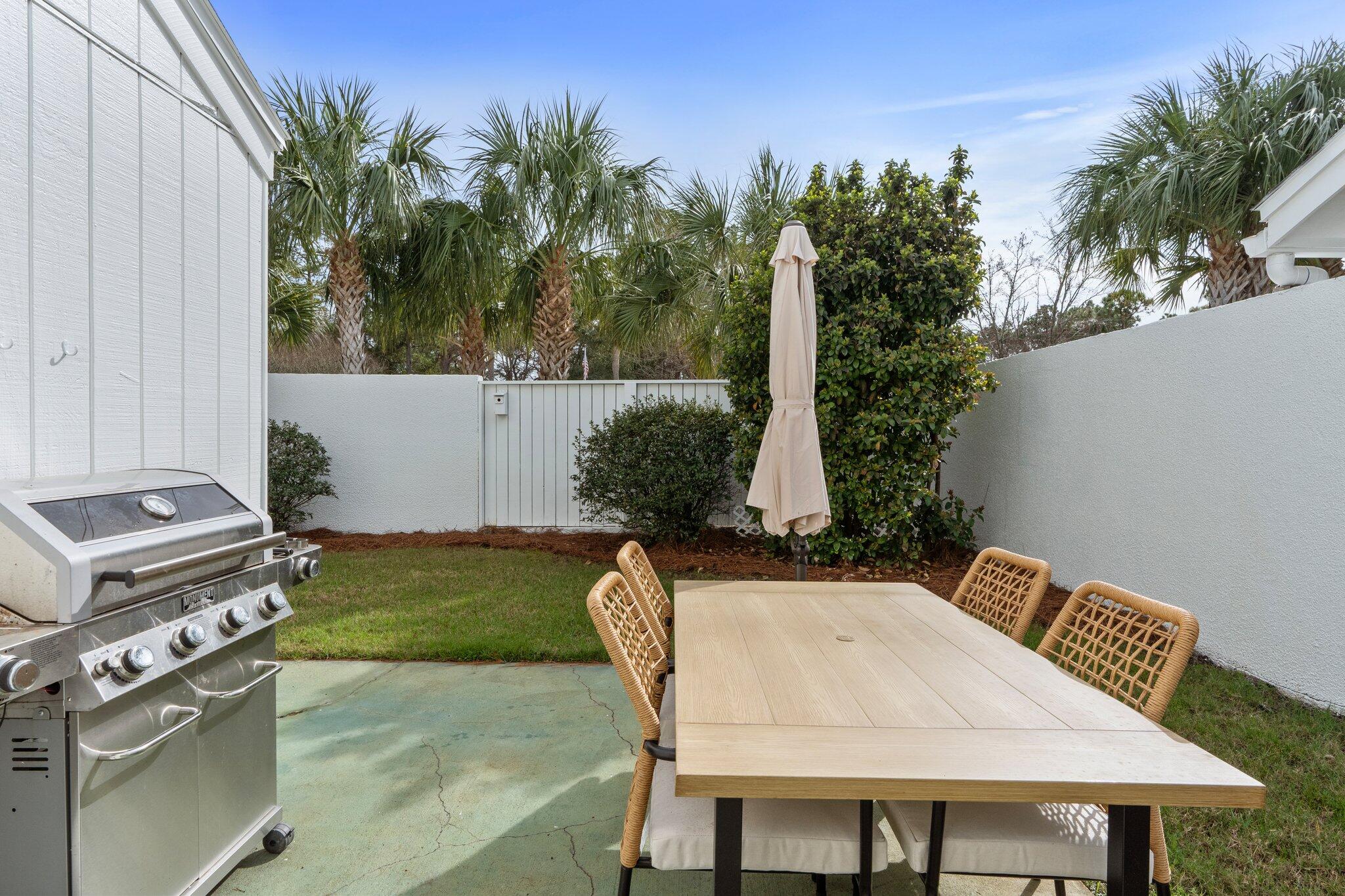 453 E Linkside Place