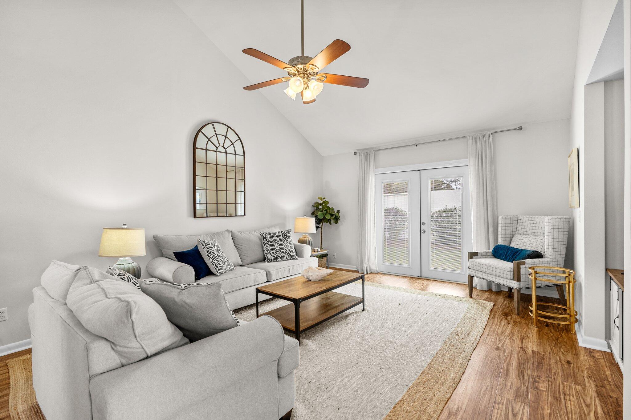 453 E Linkside Place