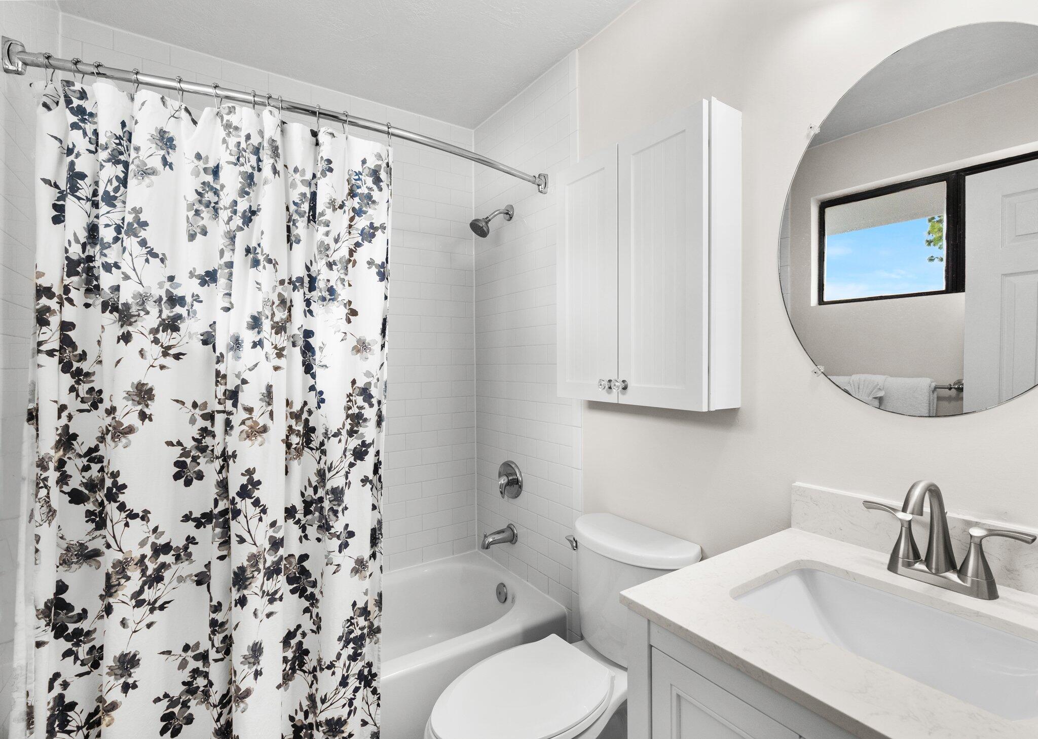 453 E Linkside Place