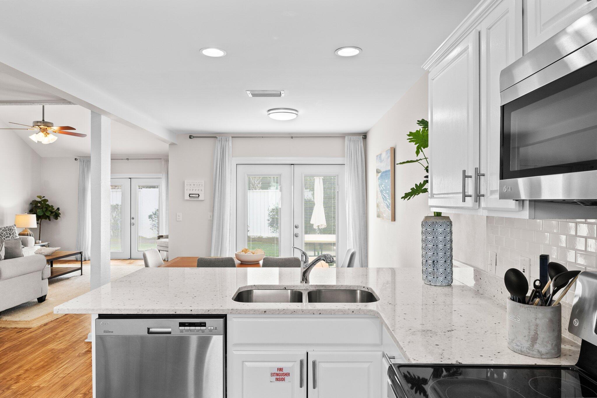 453 E Linkside Place