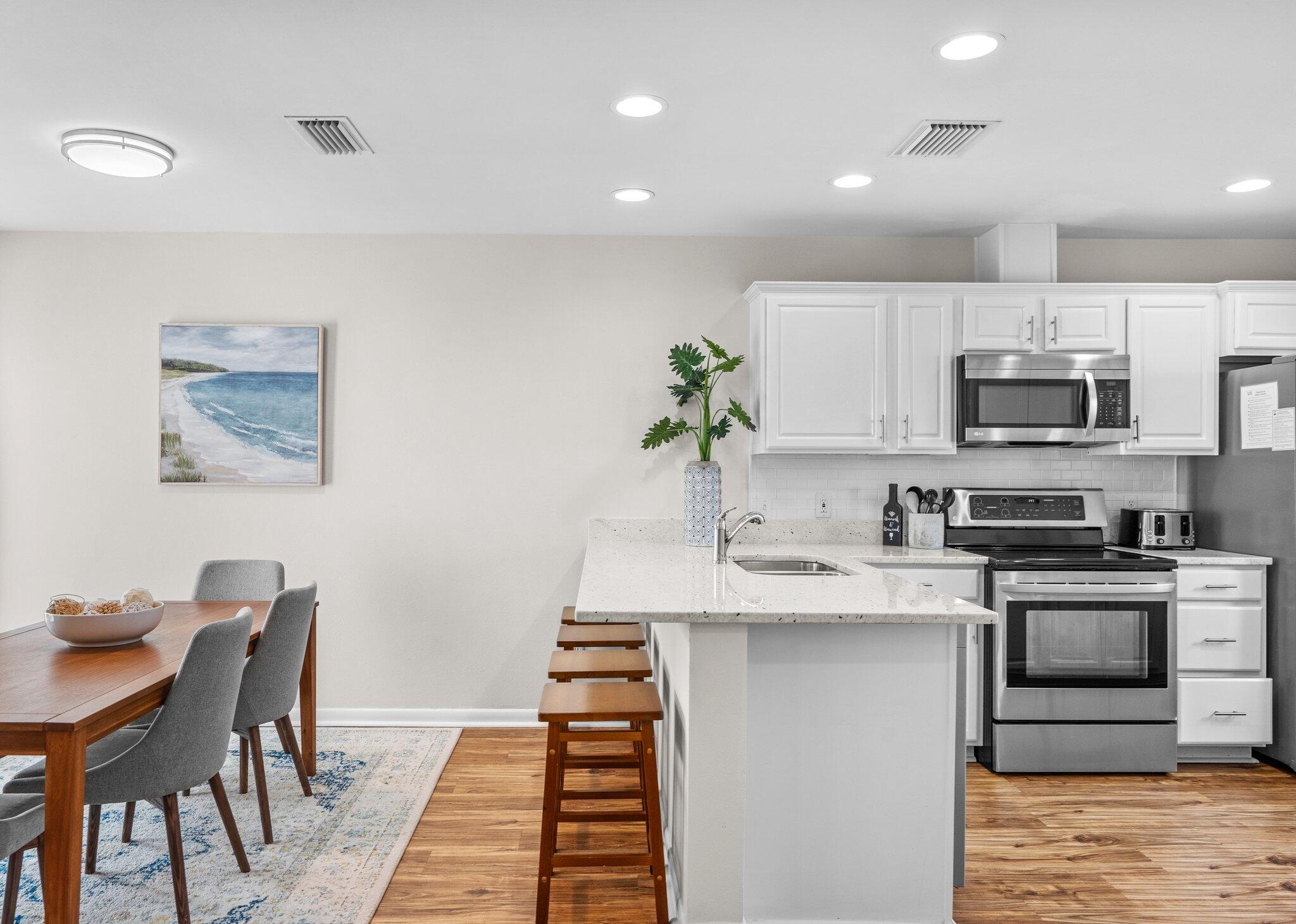 453 E Linkside Place