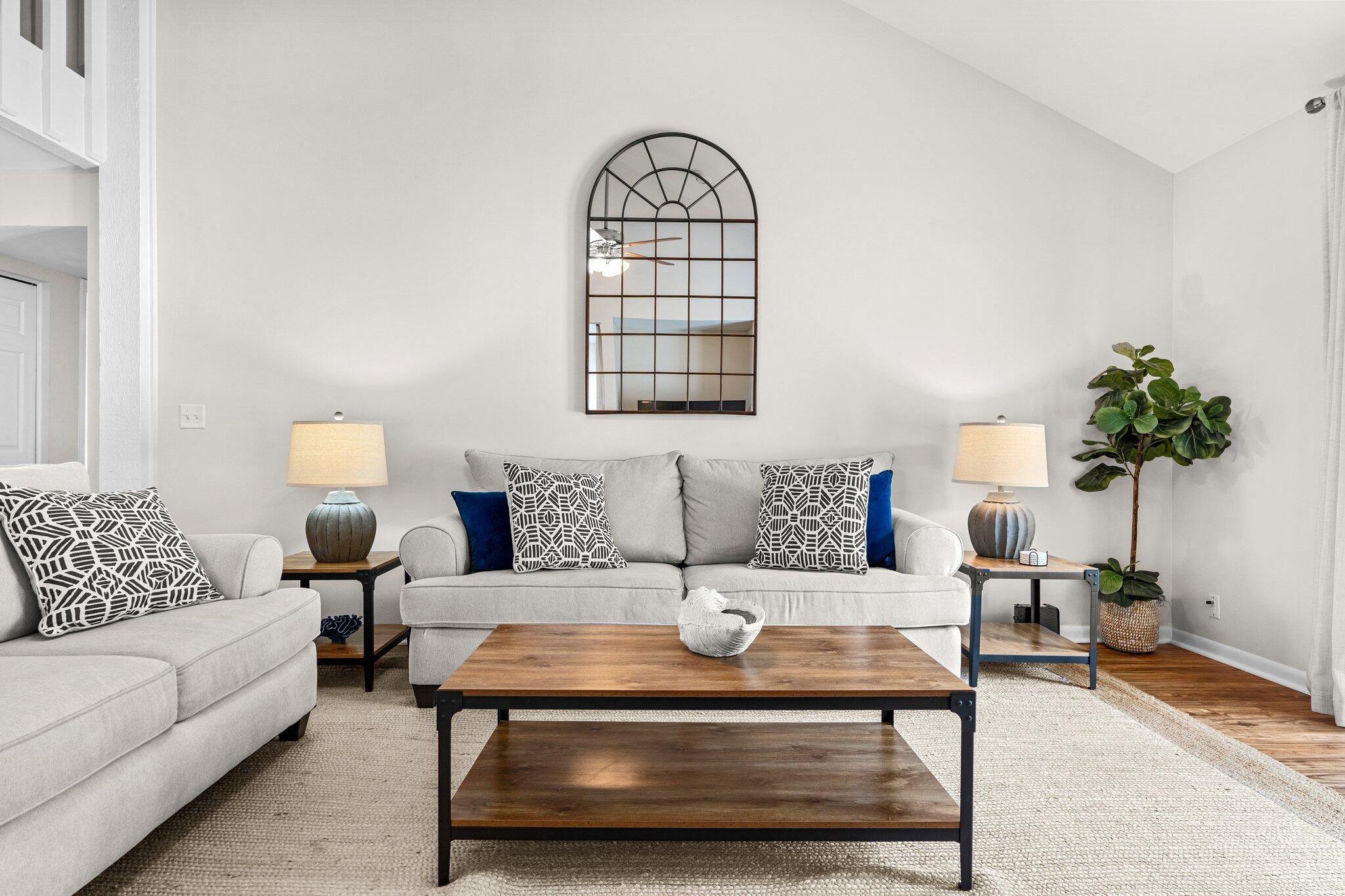 453 E Linkside Place