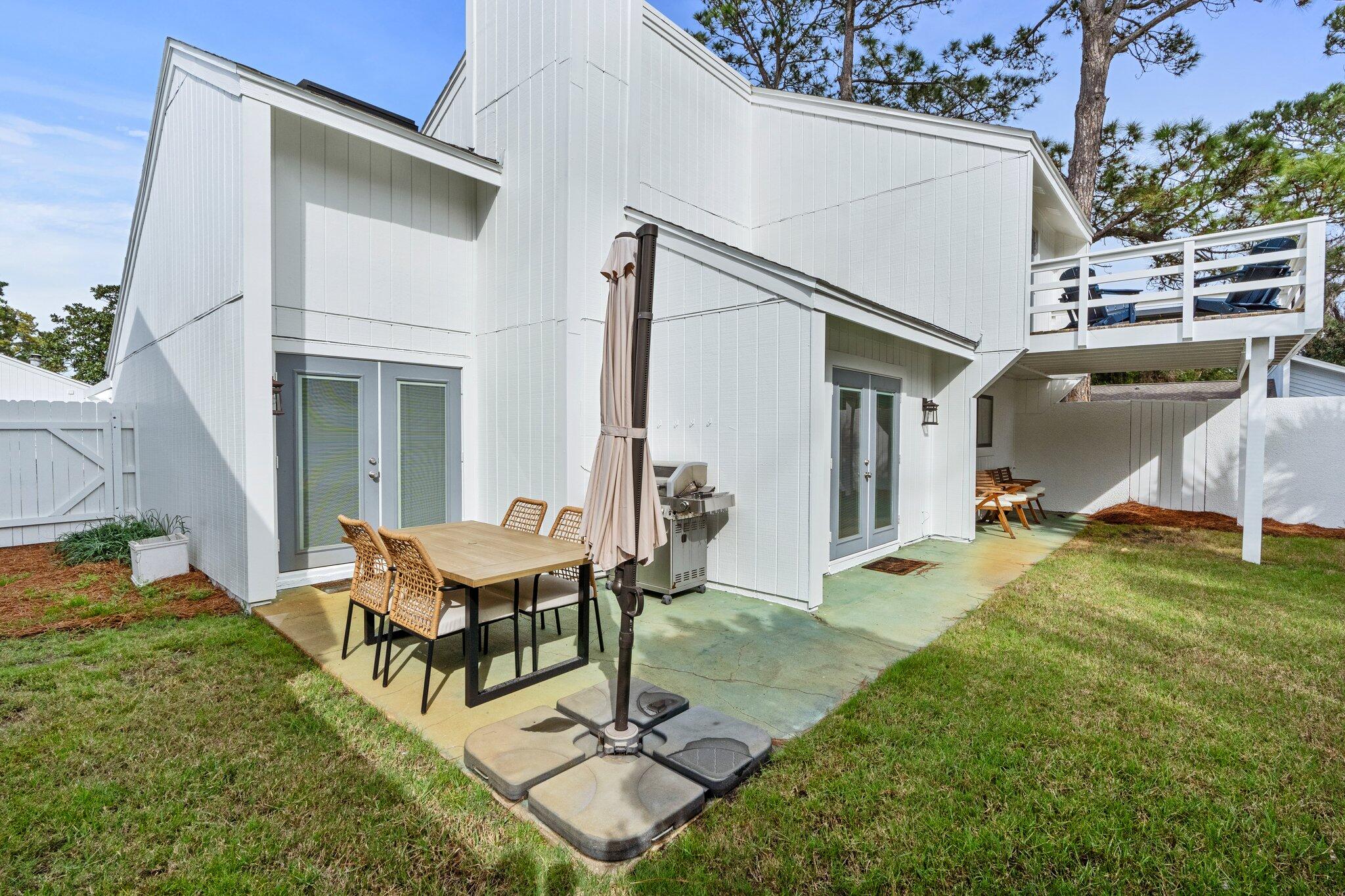 453 E Linkside Place