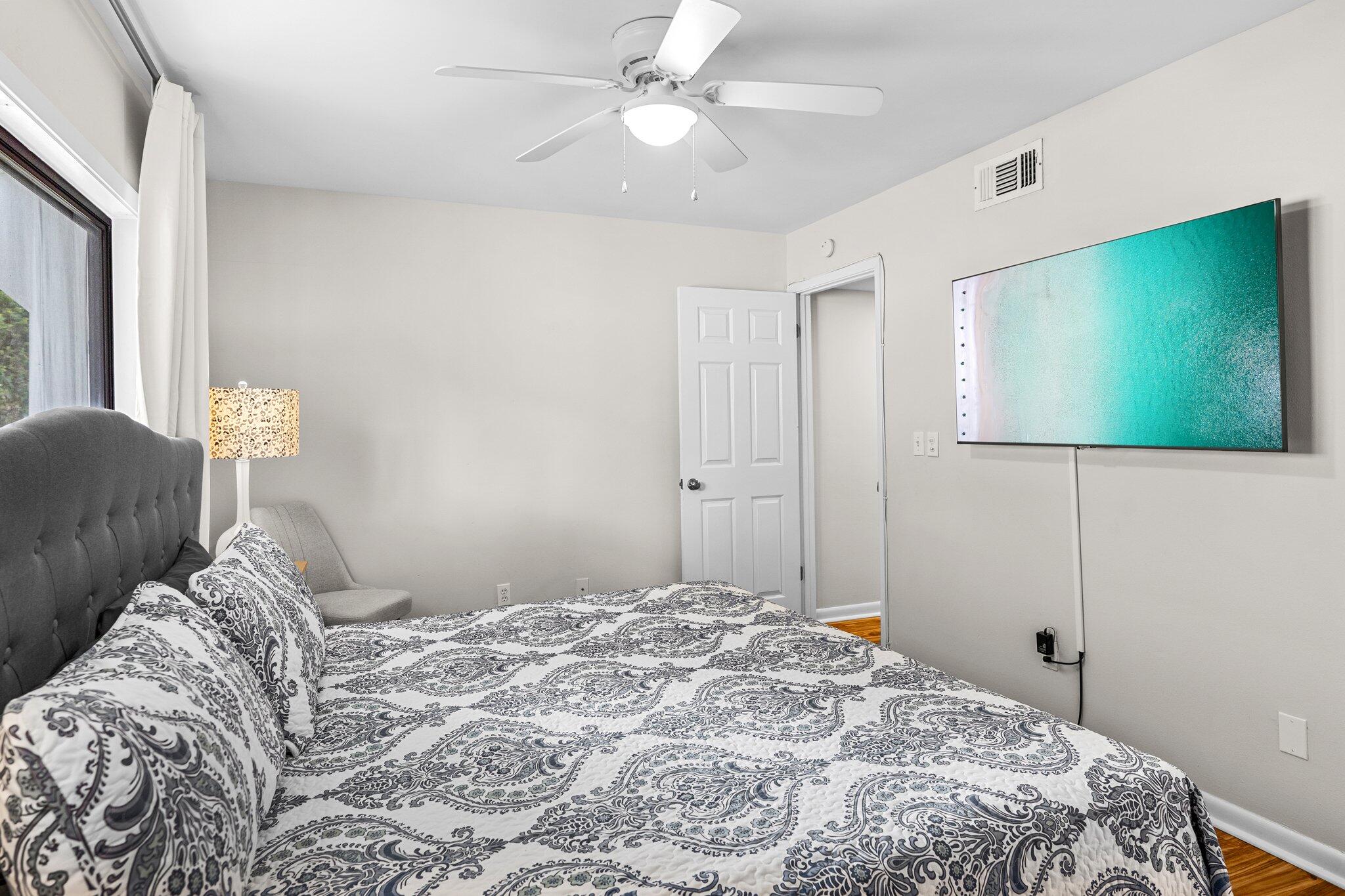 453 E Linkside Place