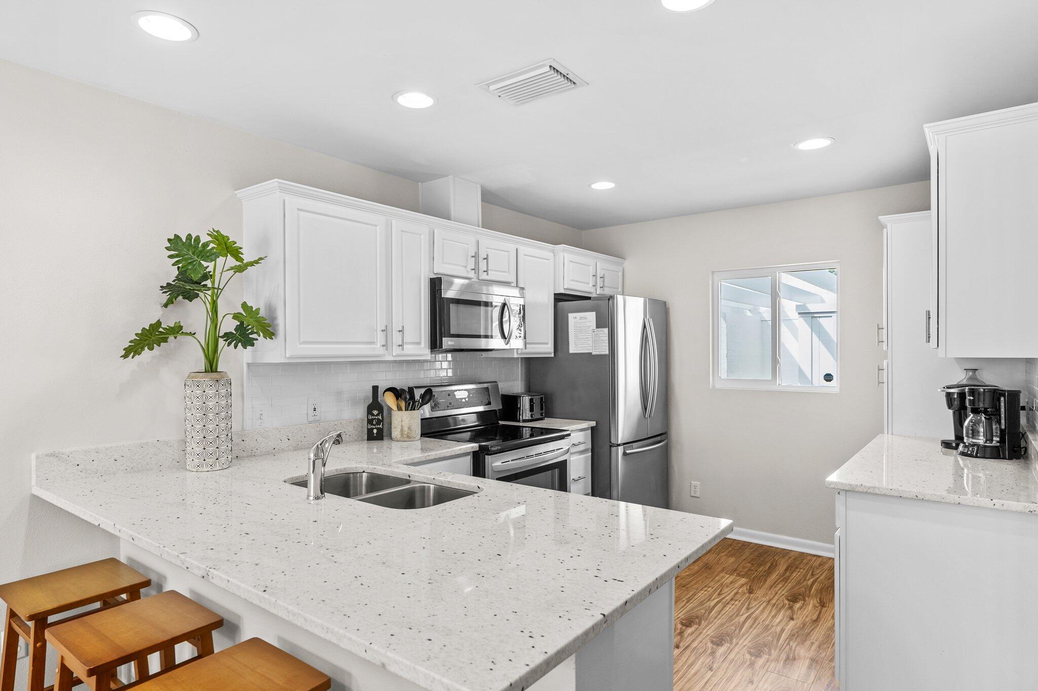 453 E Linkside Place