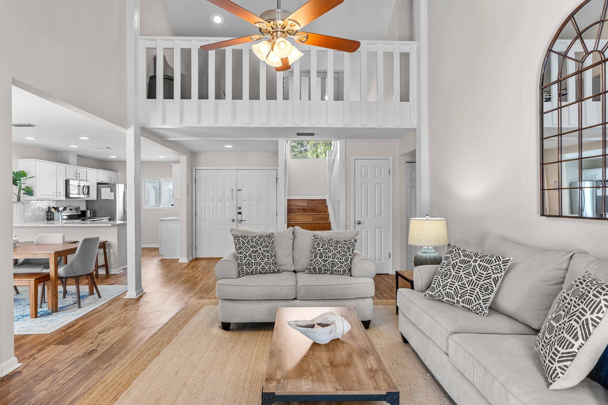 453 E Linkside Place