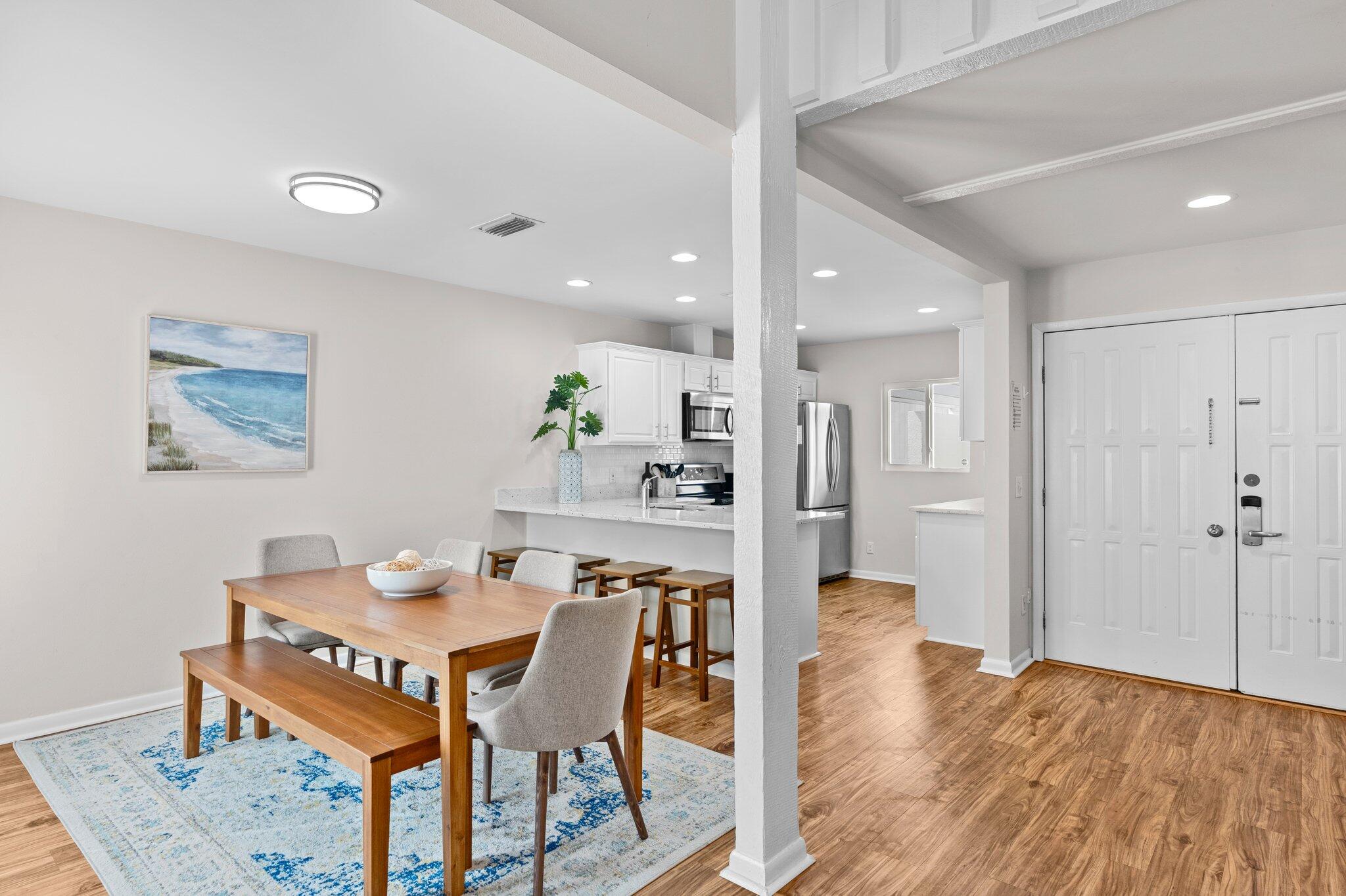 453 E Linkside Place