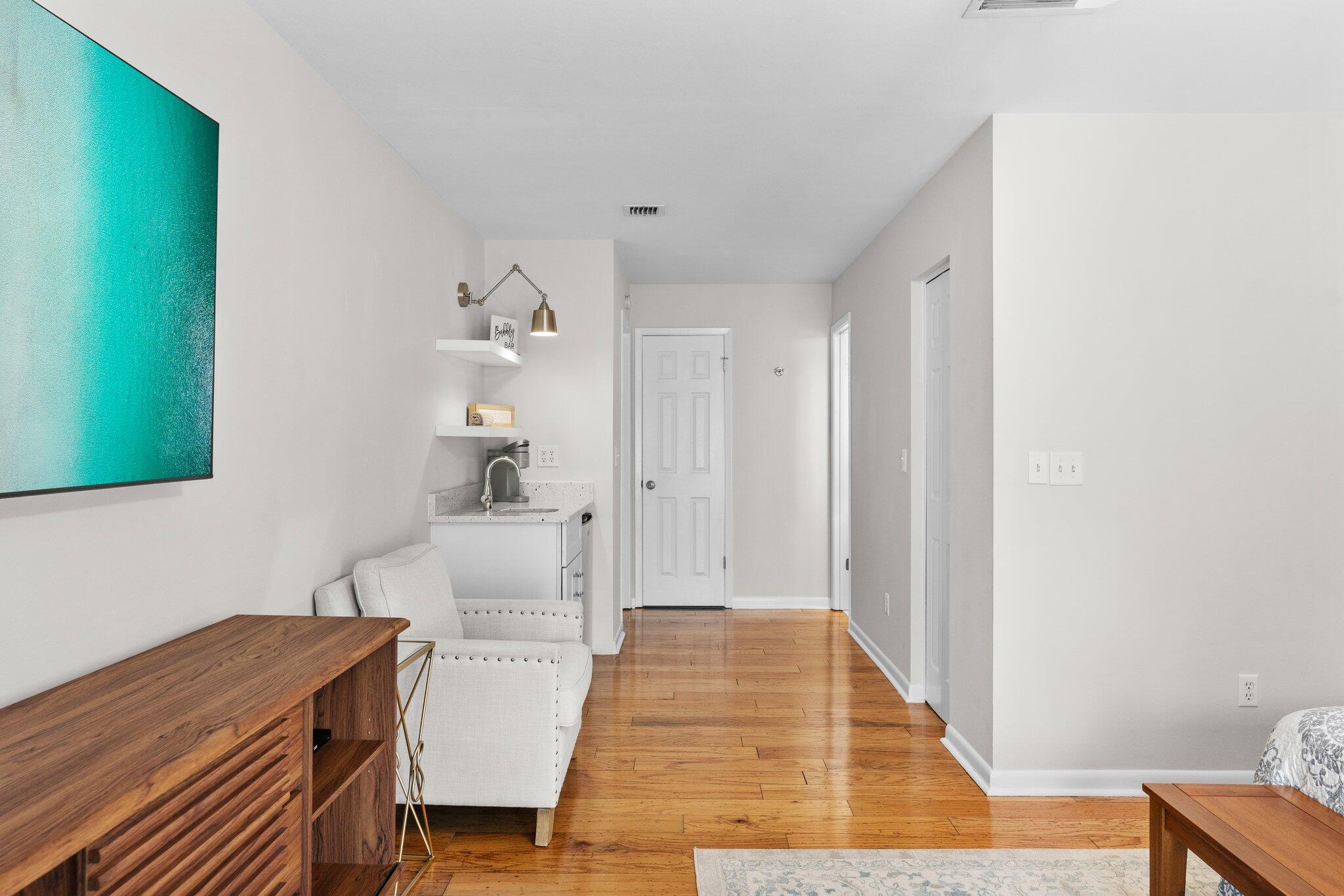 453 E Linkside Place