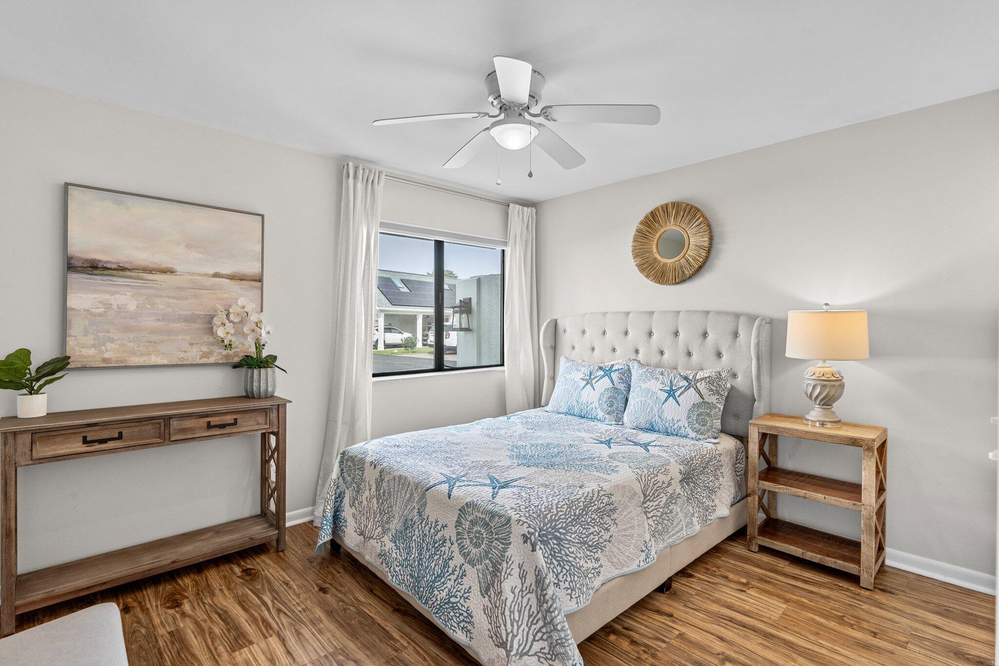 453 E Linkside Place