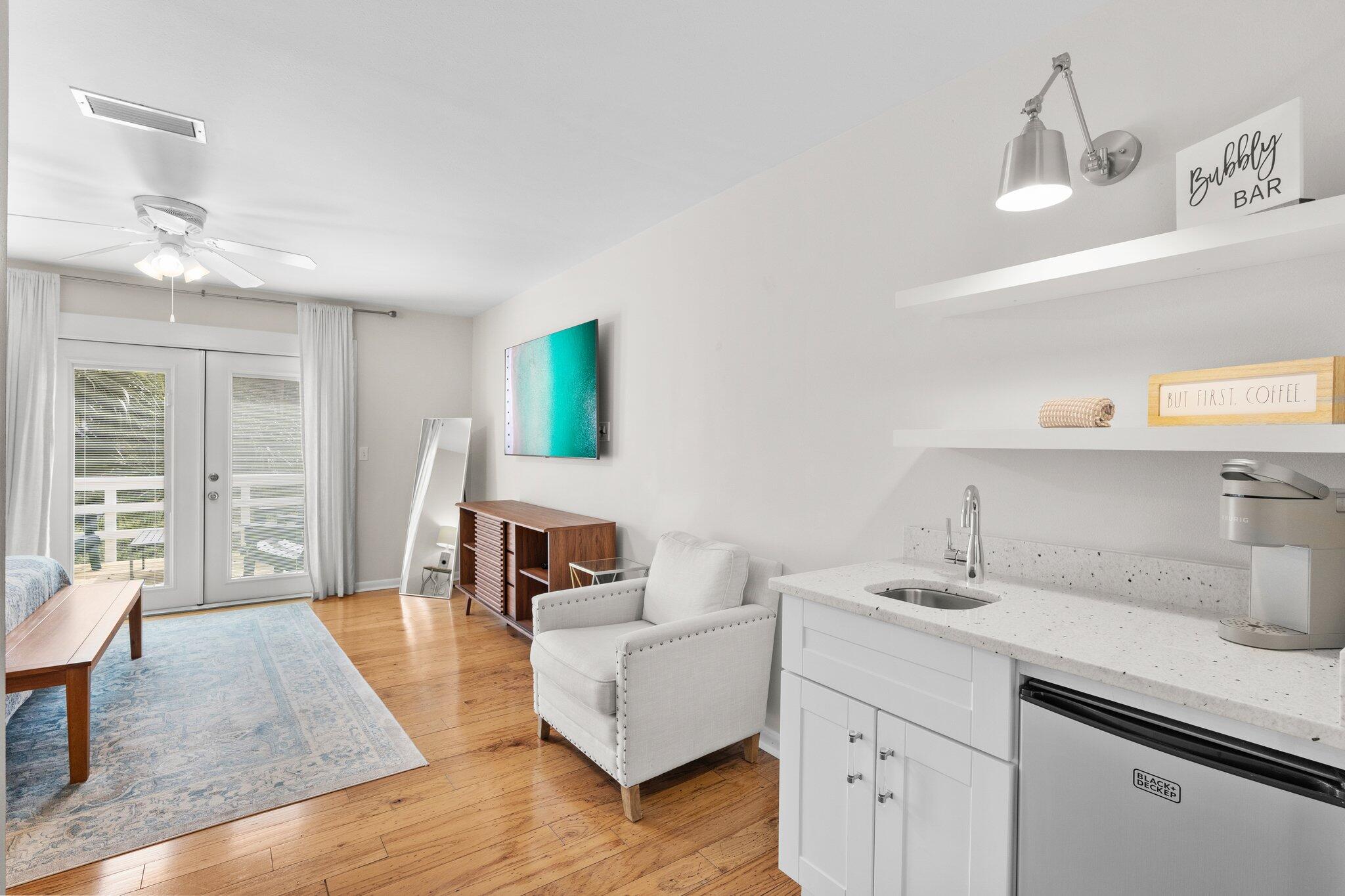 453 E Linkside Place