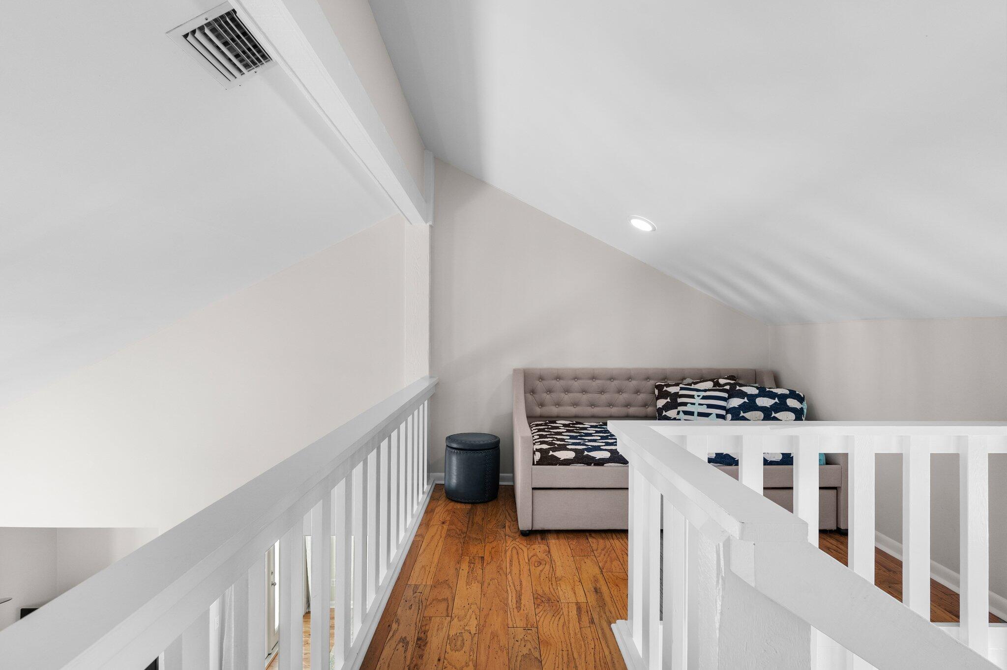 453 E Linkside Place