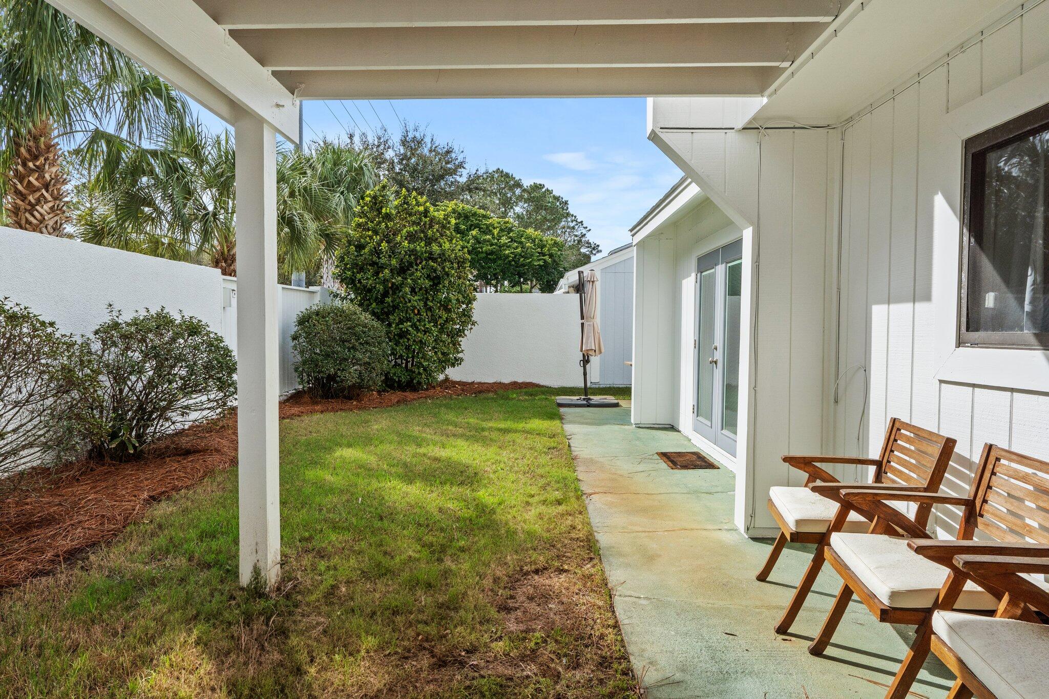 453 E Linkside Place