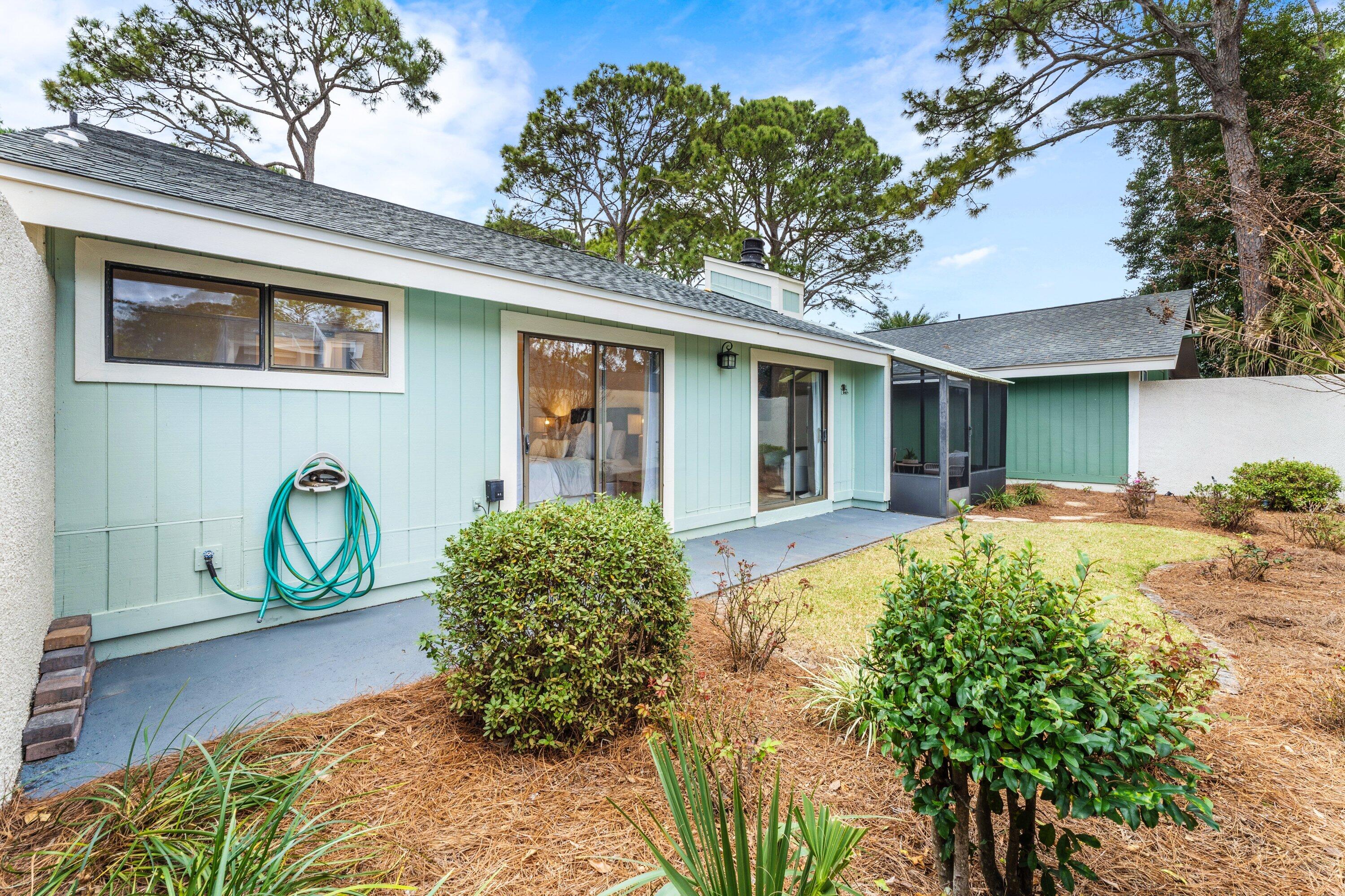 498 Linkside Drive