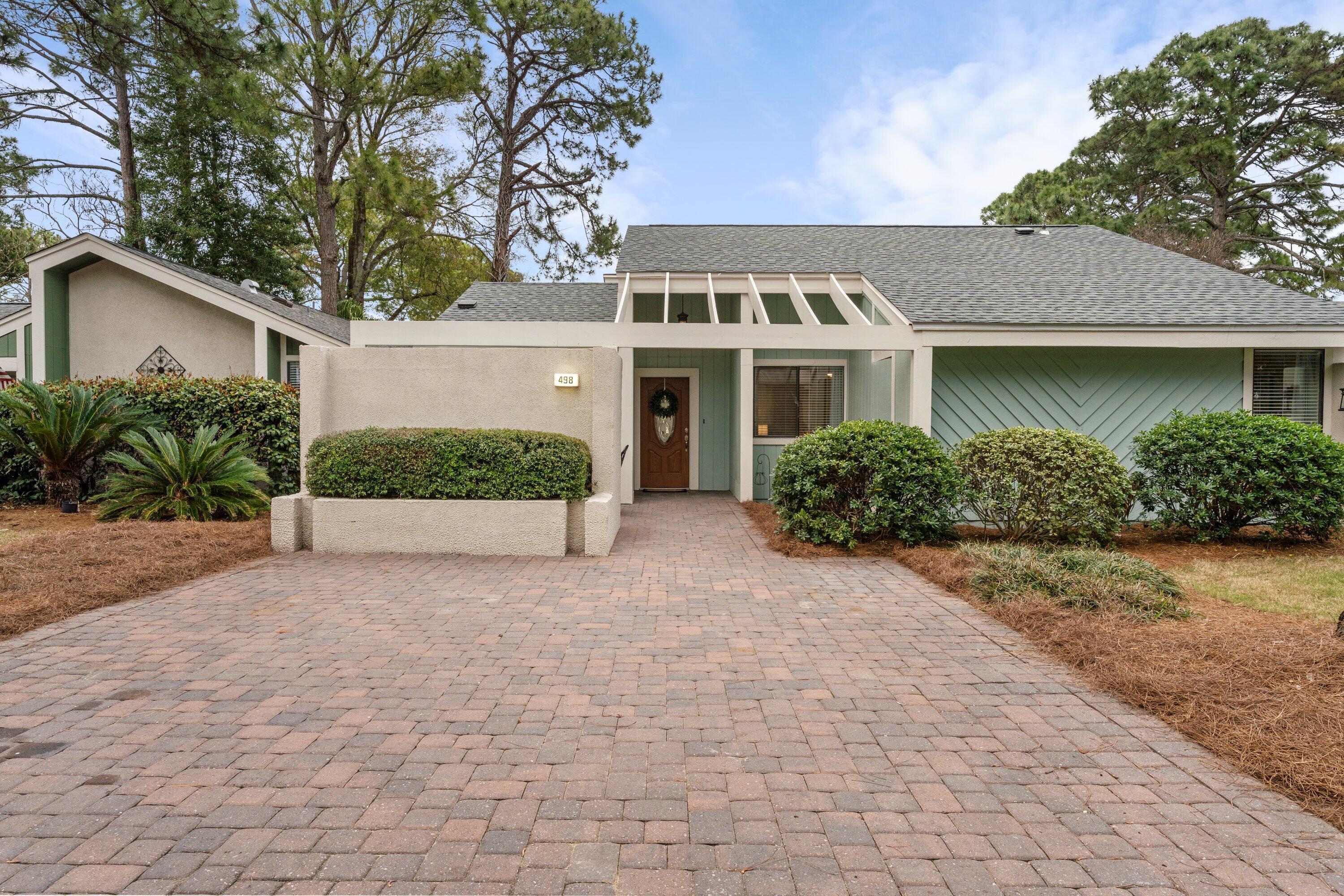 498 Linkside Drive