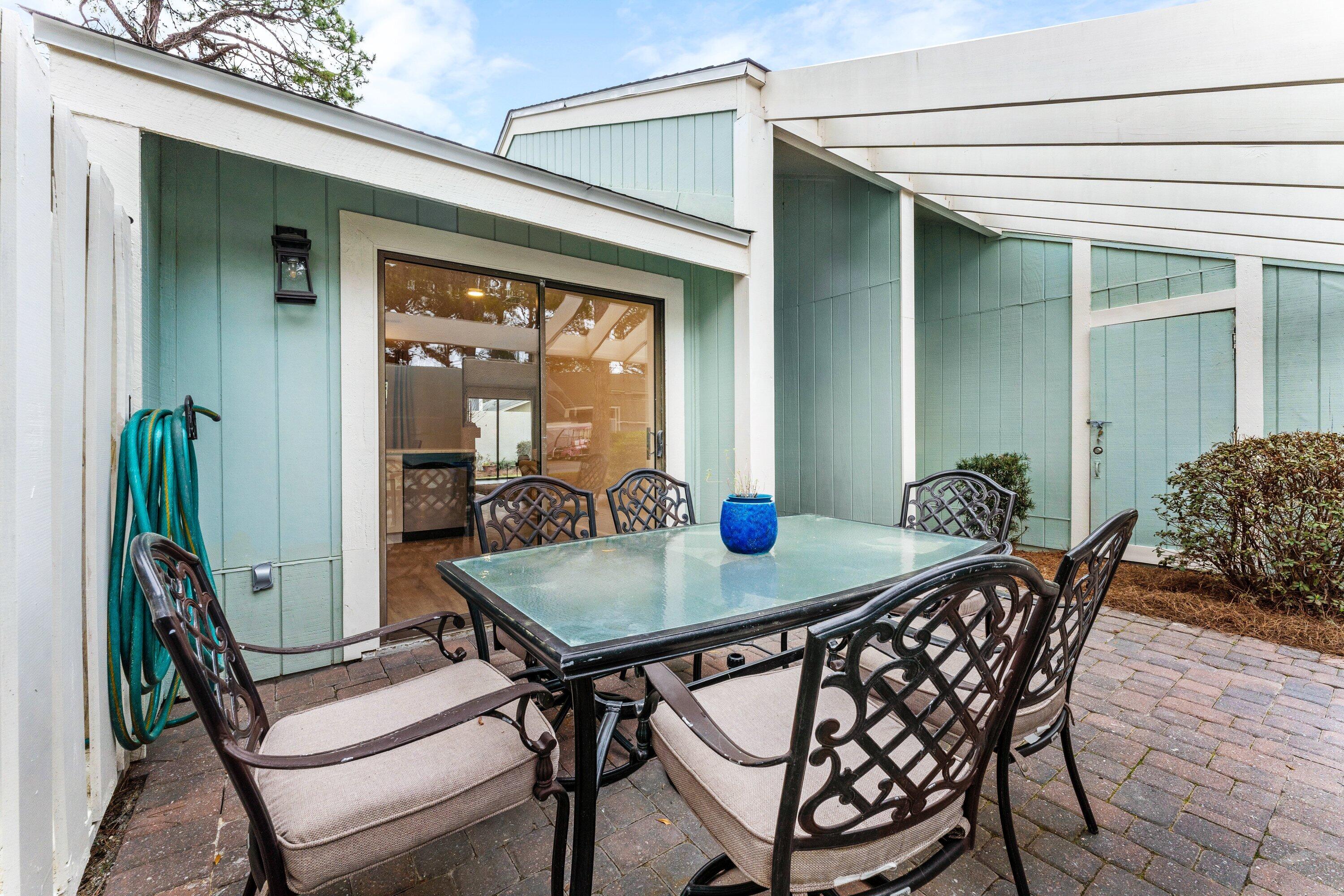 498 Linkside Drive