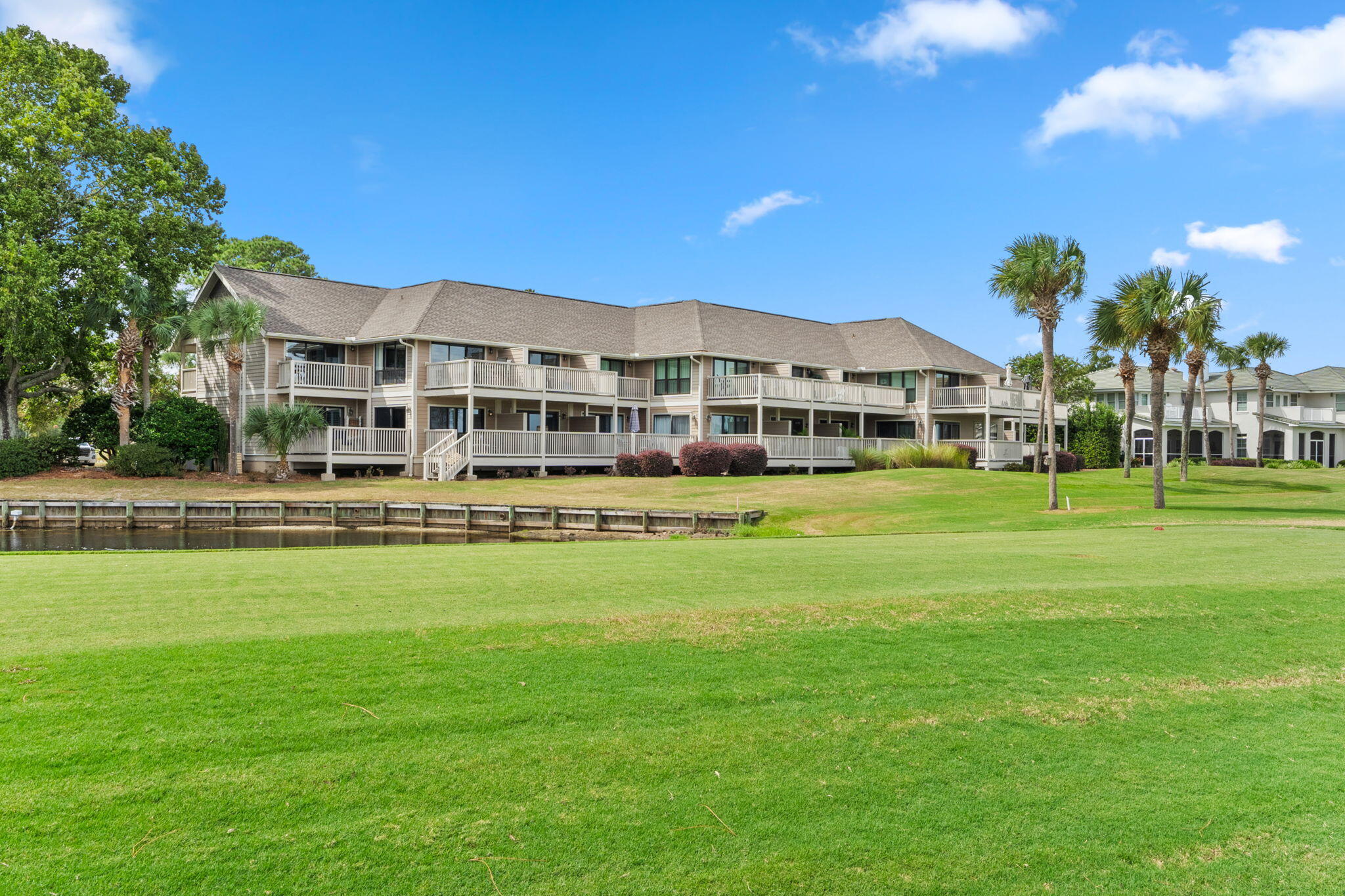 821 Harbour Point Drive, 821
