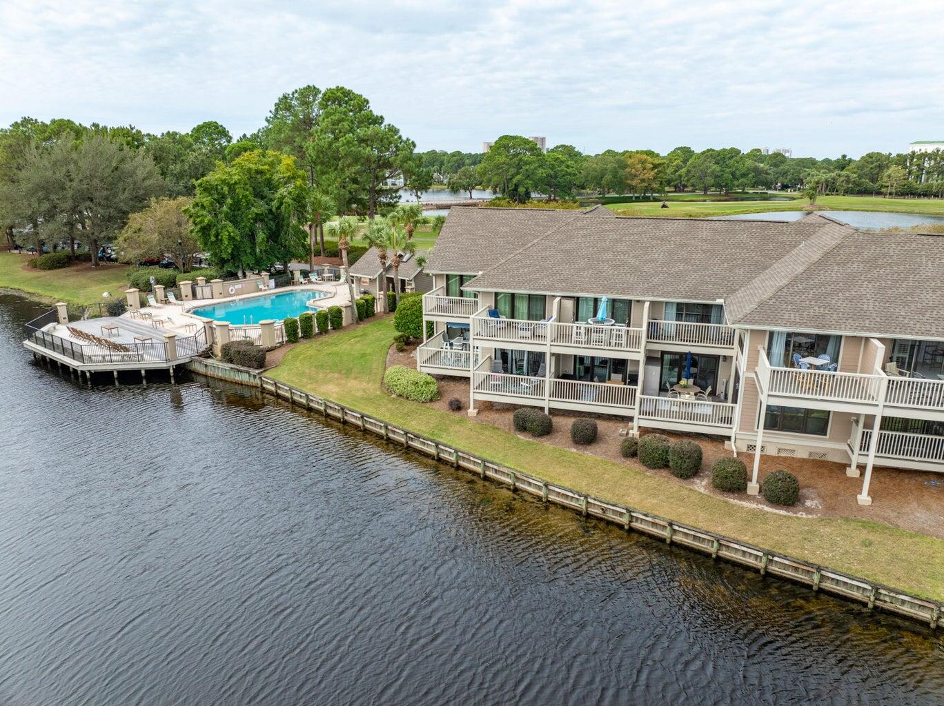 821 Harbour Point Drive, 821