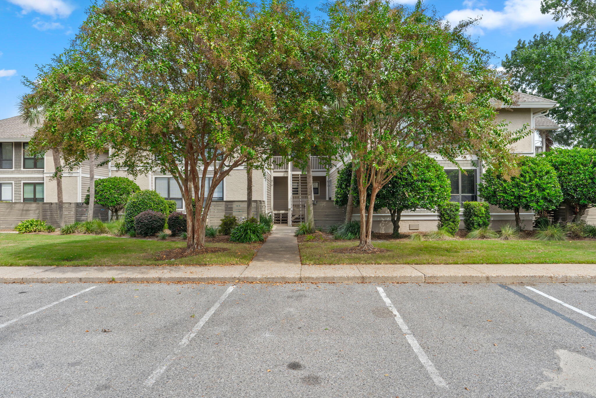 821 Harbour Point Drive, 821