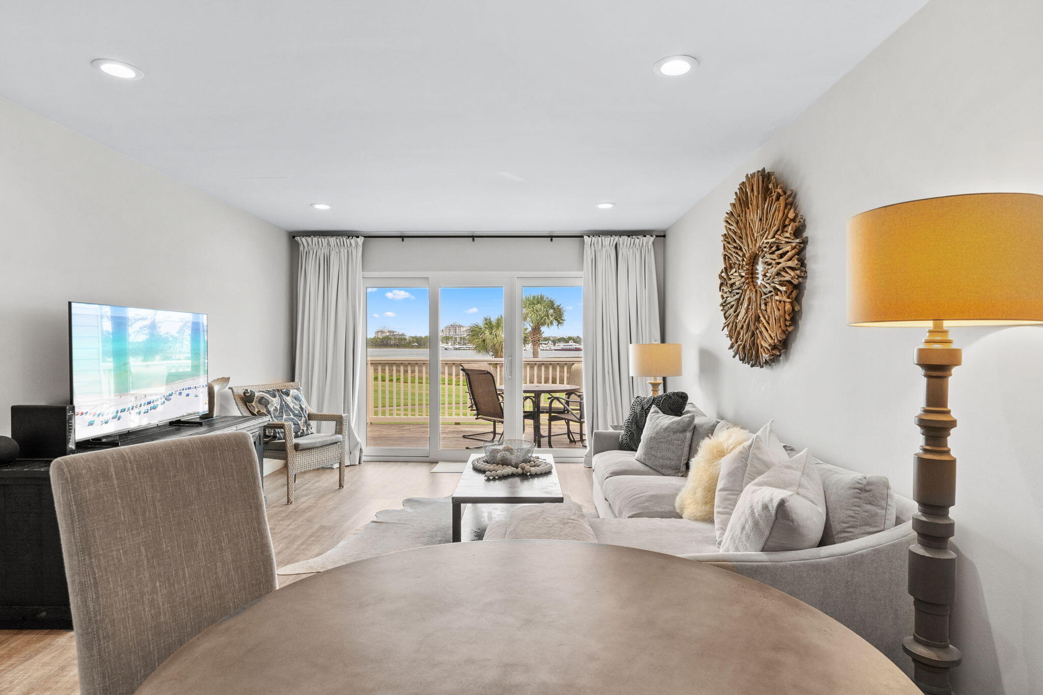 821 Harbour Point Drive, 821