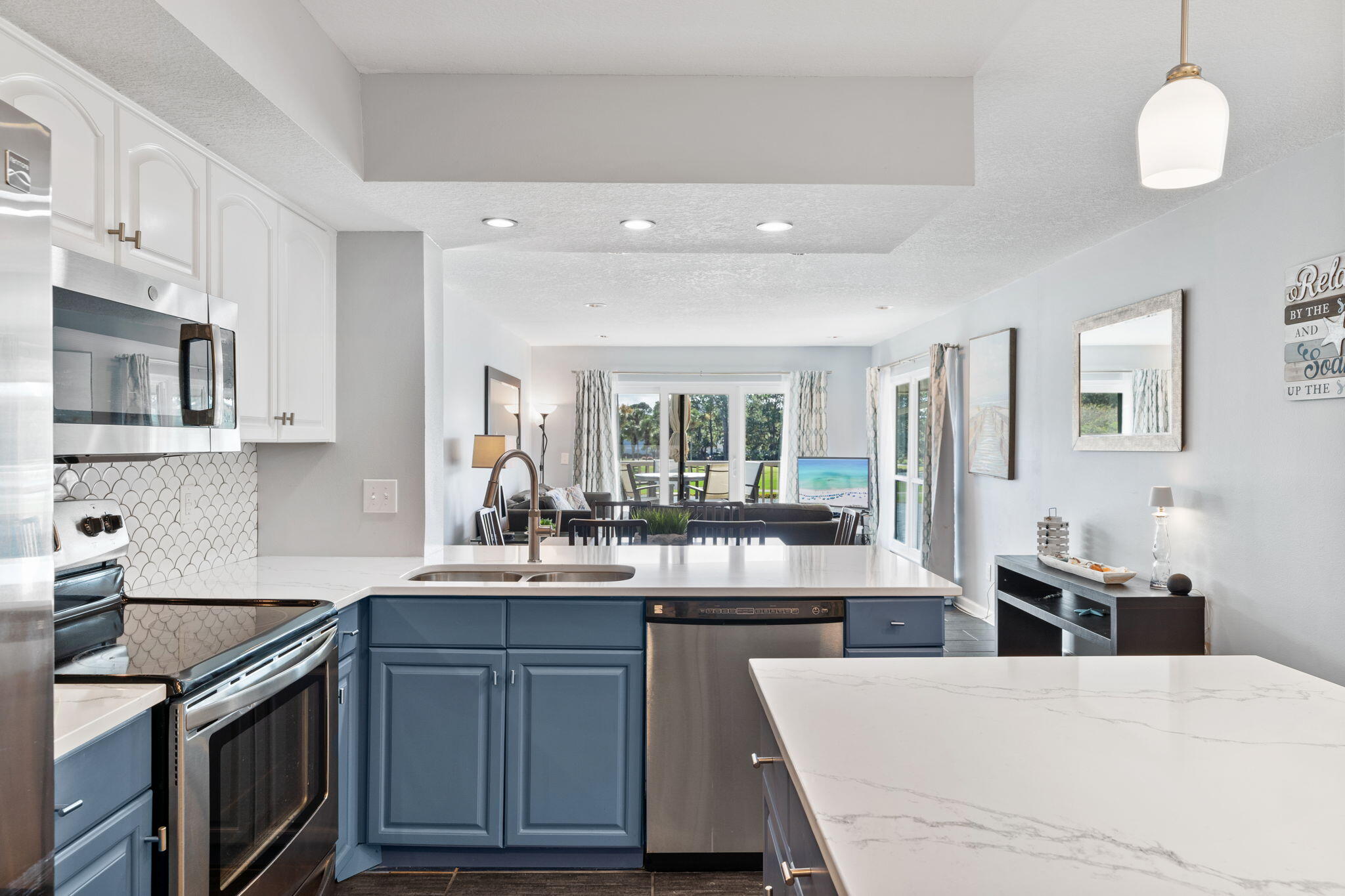 918 Harbour Pointe Lane, 918