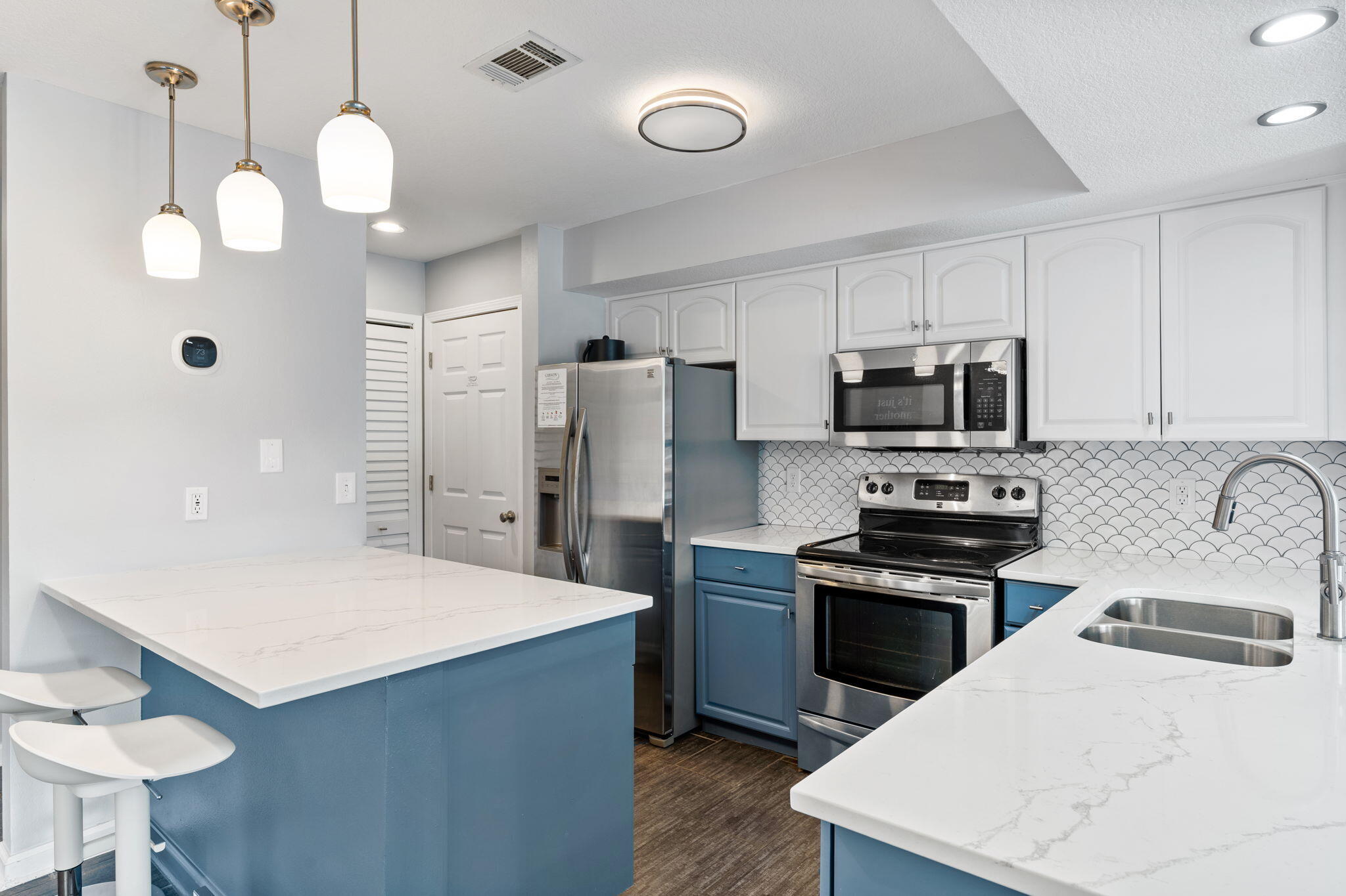 918 Harbour Pointe Lane, 918