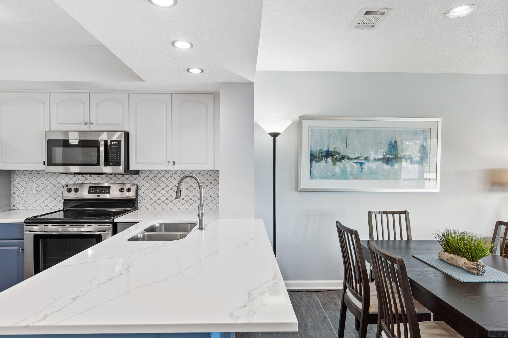 918 Harbour Pointe Lane, 918