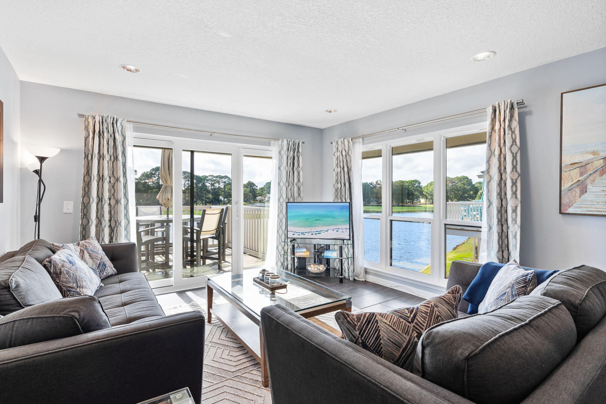 918 Harbour Pointe Lane, 918