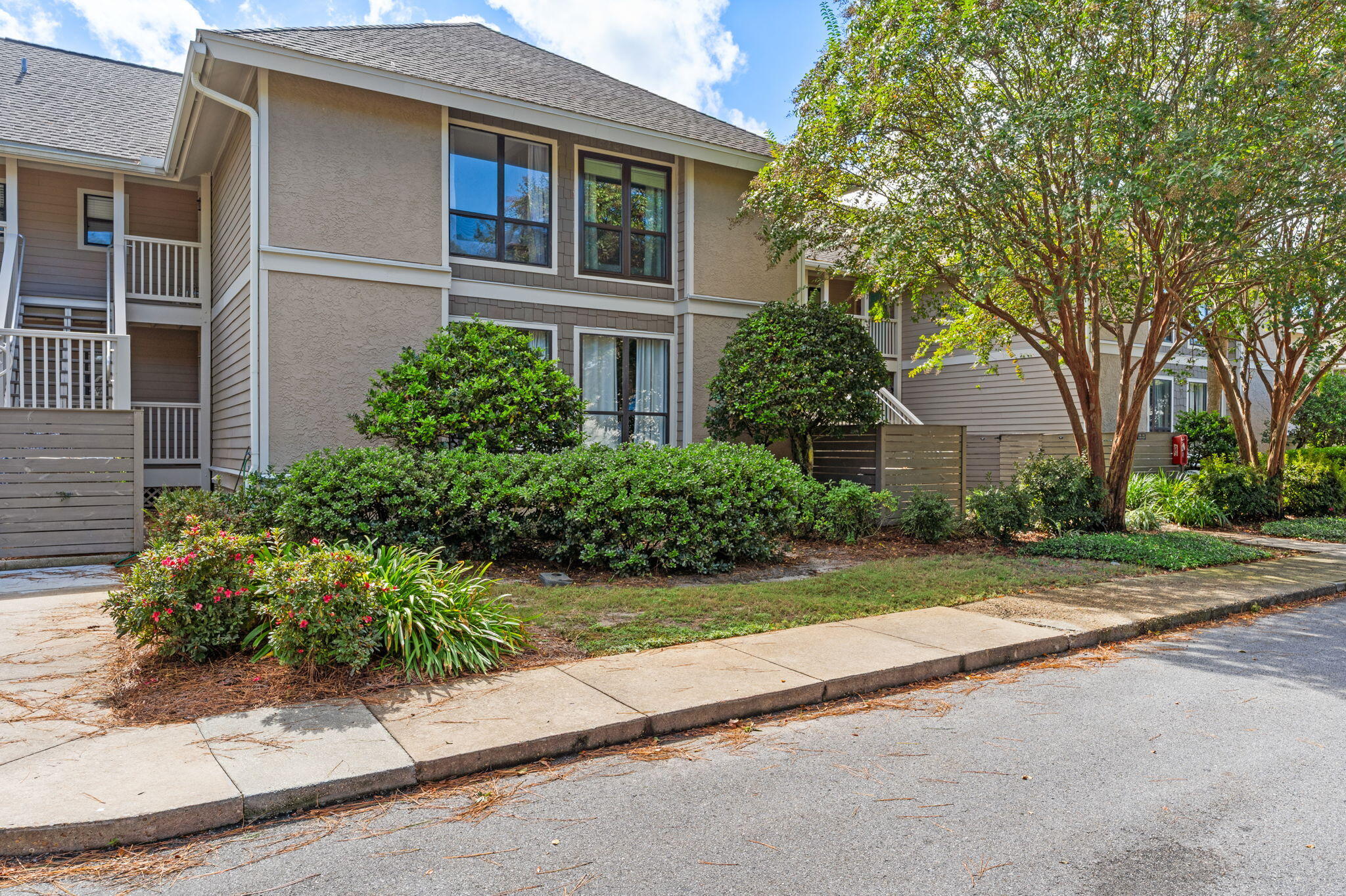 918 Harbour Pointe Lane, 918