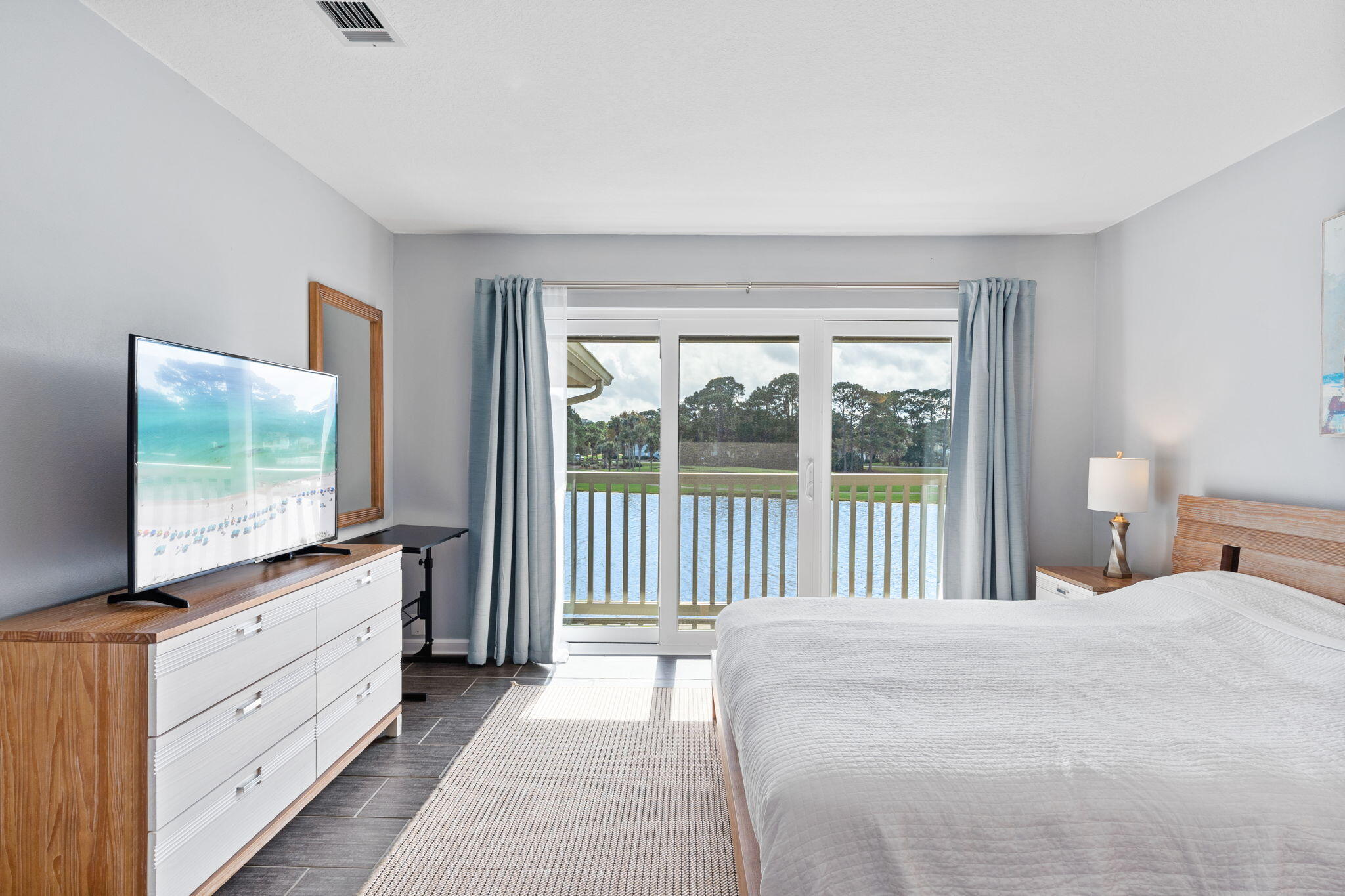 918 Harbour Pointe Lane, 918